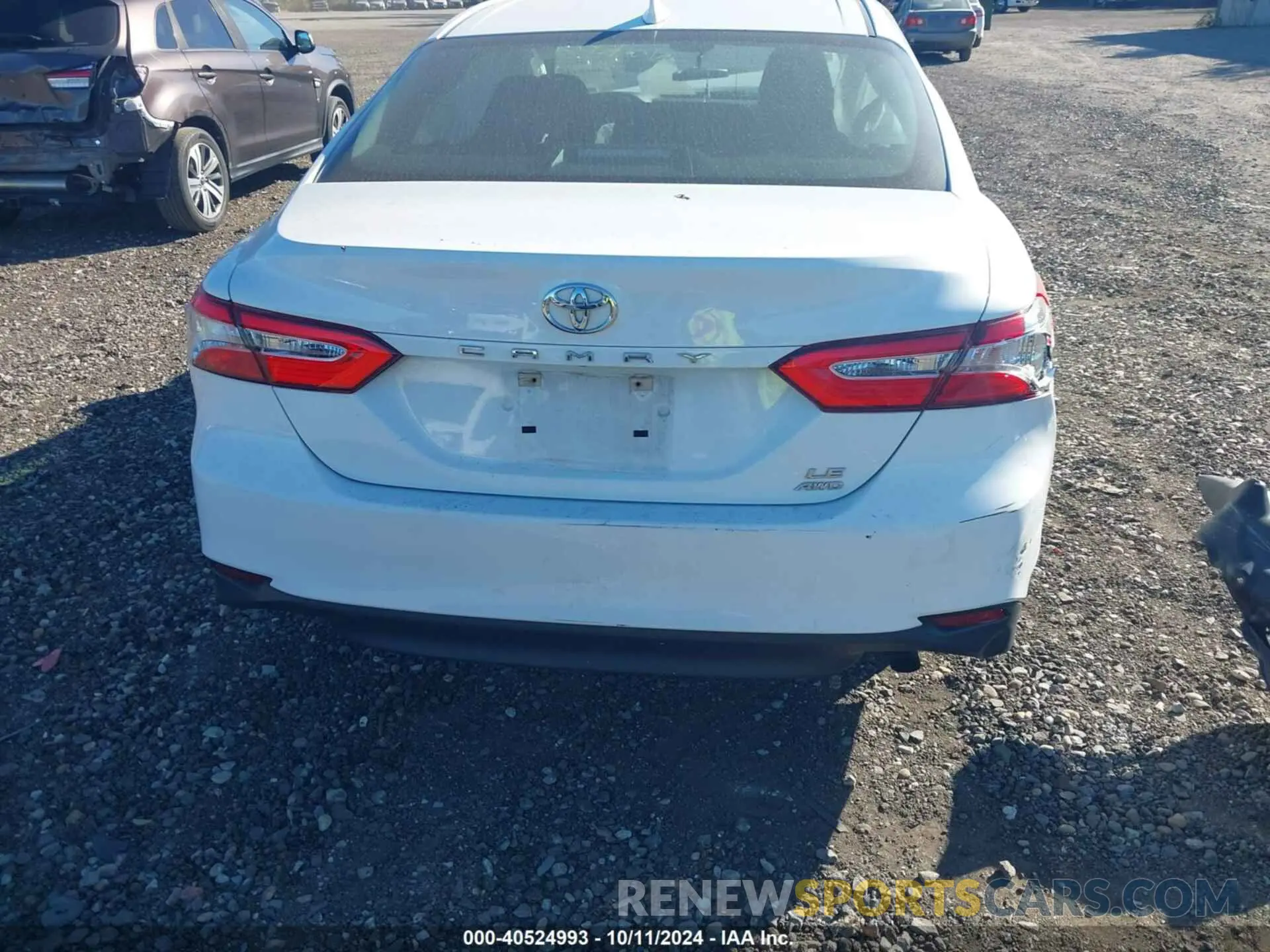 15 Photograph of a damaged car 4T1L11BK6LU011799 TOYOTA CAMRY 2020