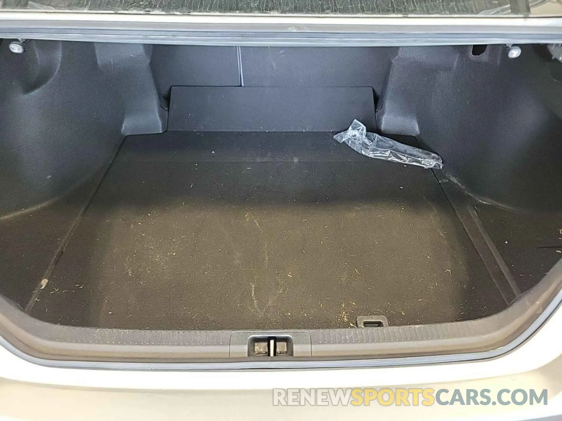 1 Photograph of a damaged car 4T1L31AK2LU014727 TOYOTA CAMRY 2020