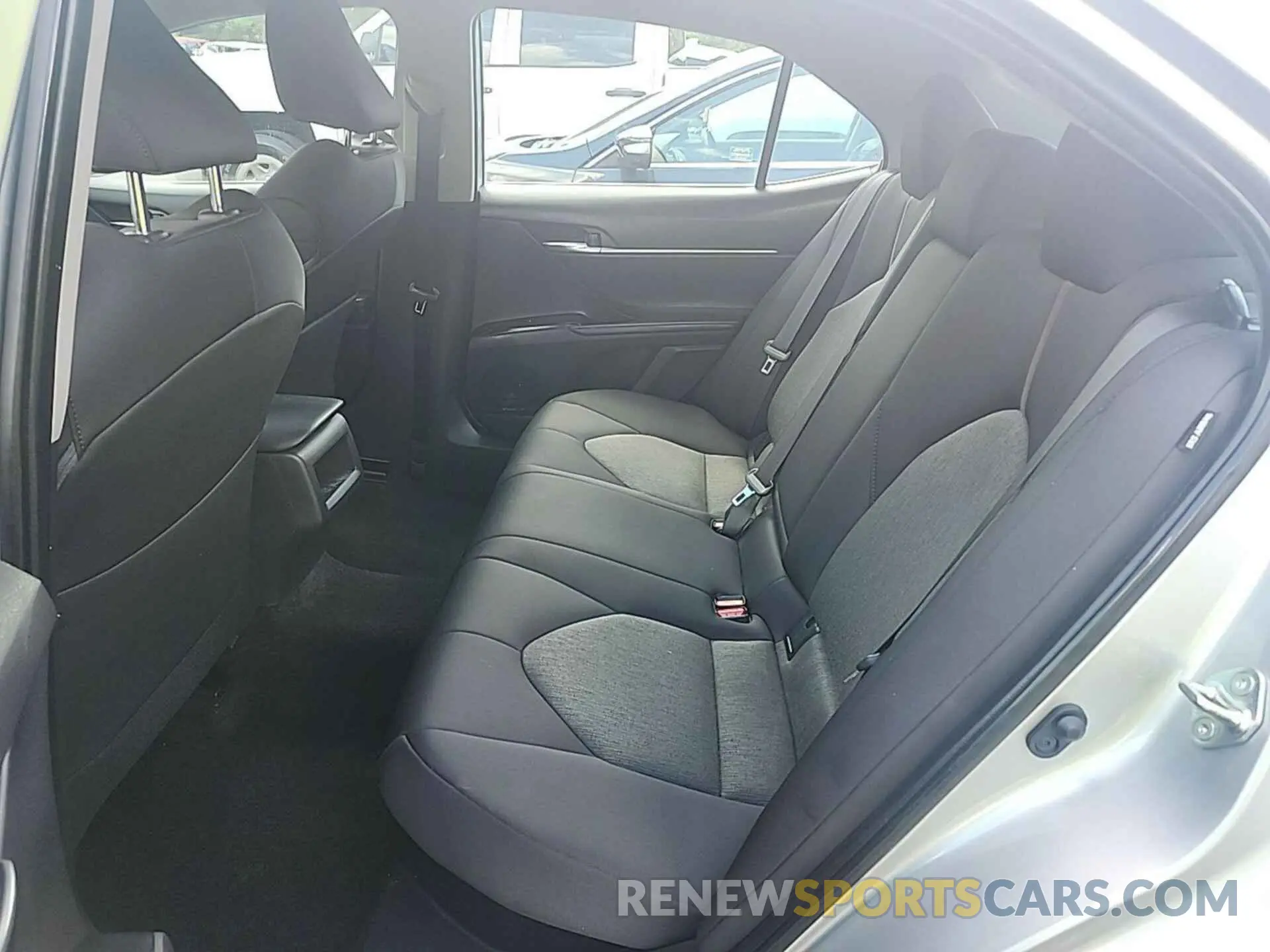 15 Photograph of a damaged car 4T1L31AK2LU014727 TOYOTA CAMRY 2020