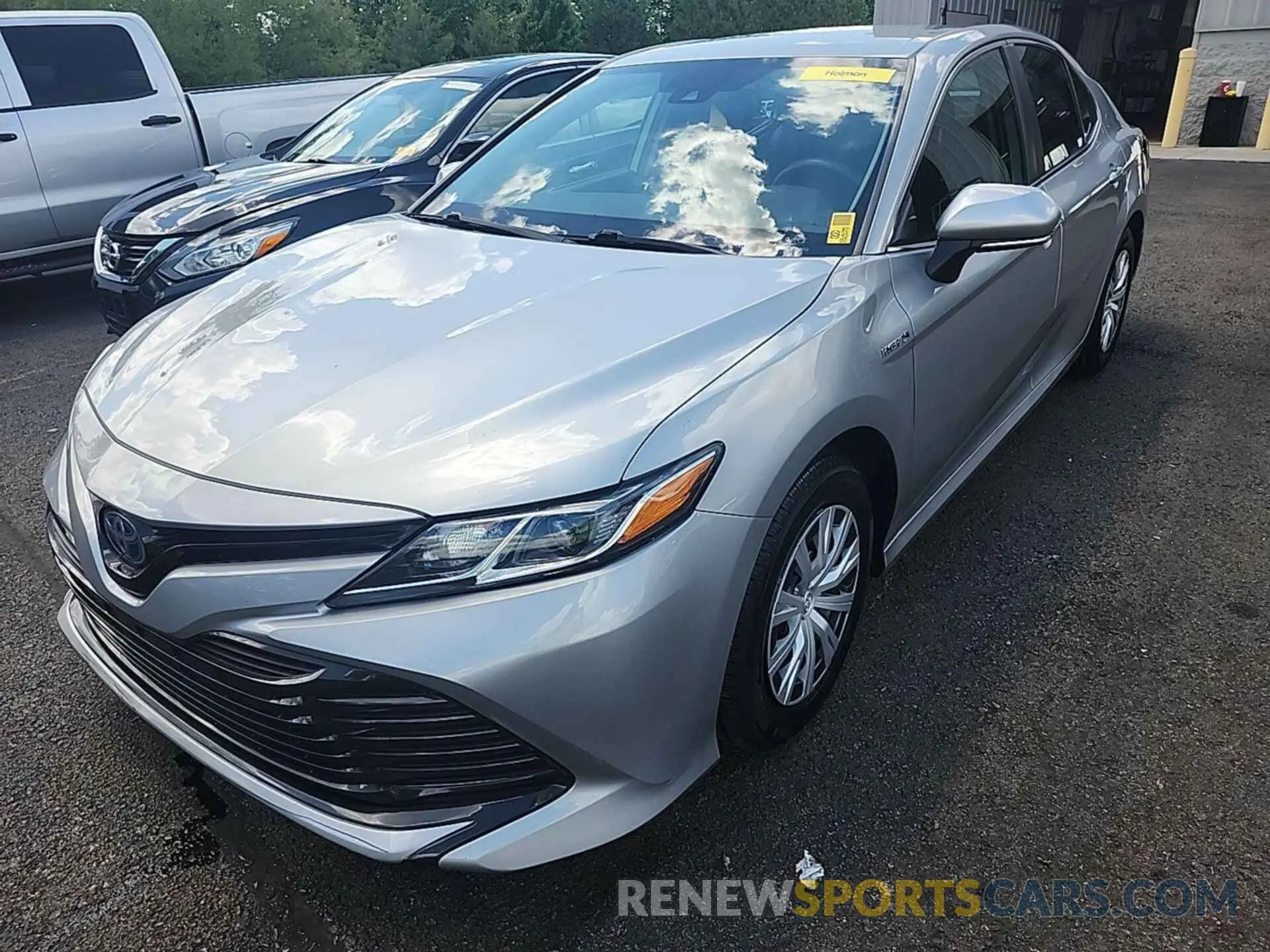 18 Photograph of a damaged car 4T1L31AK2LU014727 TOYOTA CAMRY 2020