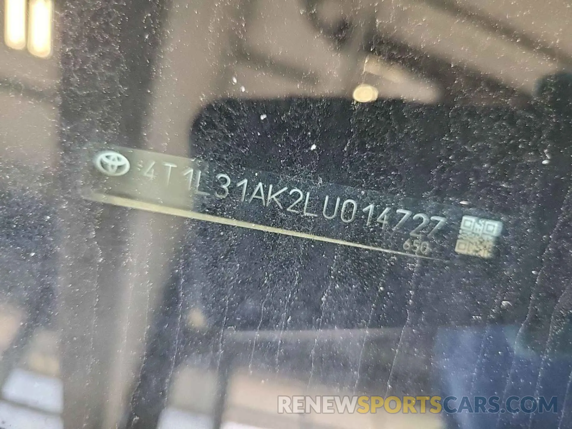 28 Photograph of a damaged car 4T1L31AK2LU014727 TOYOTA CAMRY 2020