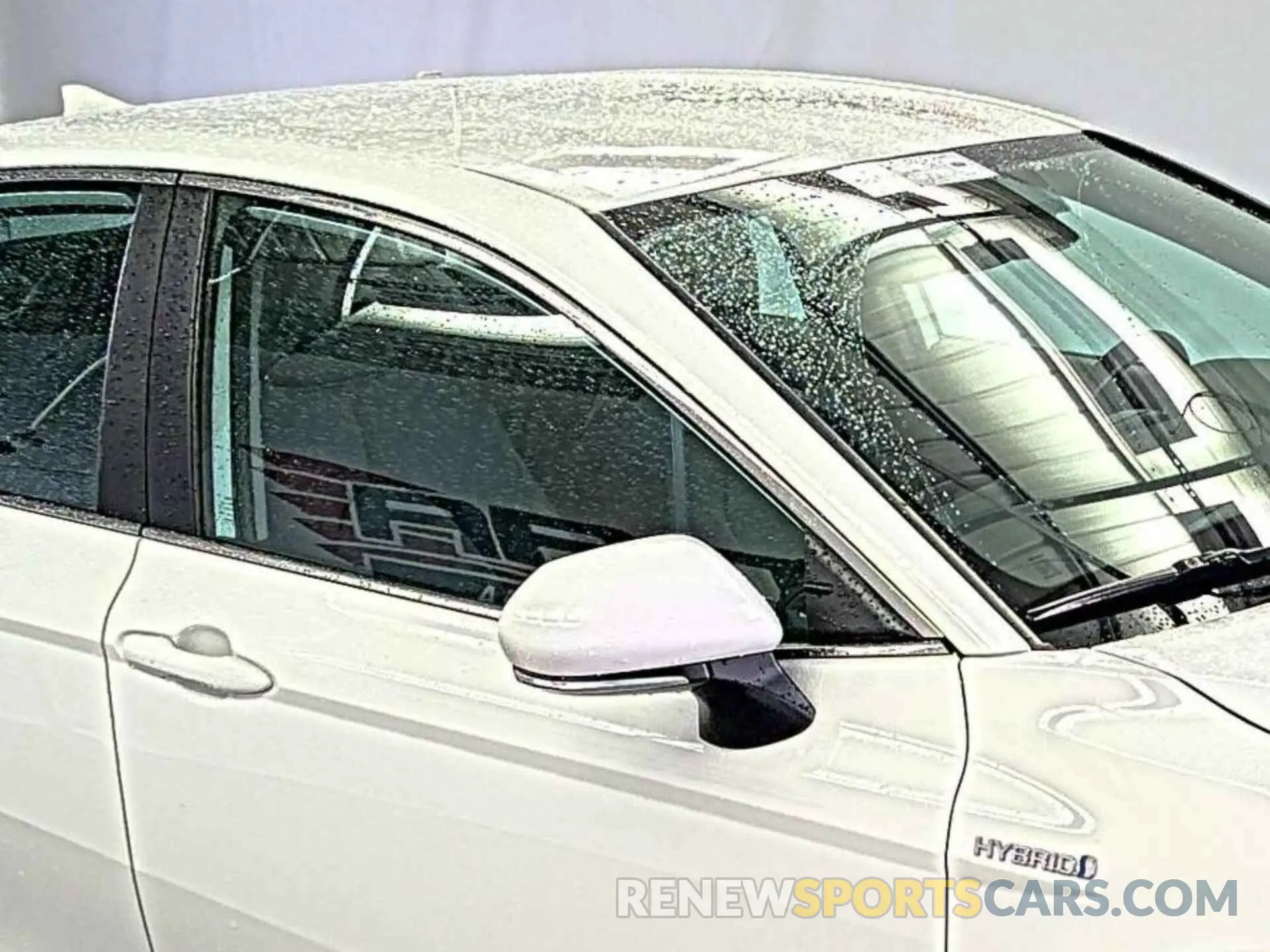 24 Photograph of a damaged car 4T1L31AK4LU014938 TOYOTA CAMRY 2020