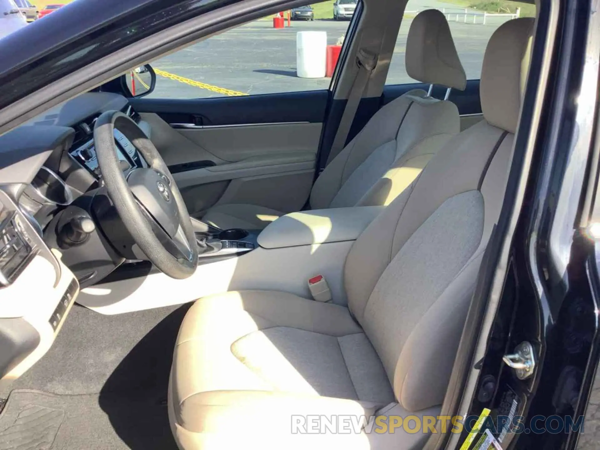 19 Фотография поврежденного автомобиля 4T1L31AK4LU015040 TOYOTA CAMRY 2020