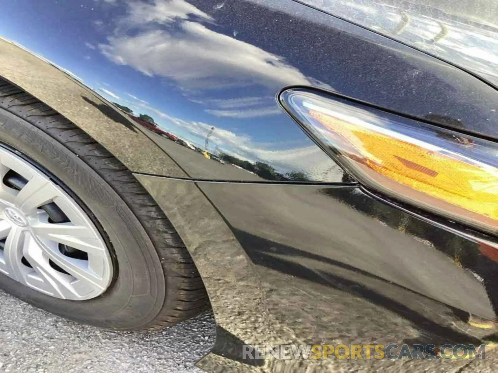 21 Фотография поврежденного автомобиля 4T1L31AK4LU015040 TOYOTA CAMRY 2020