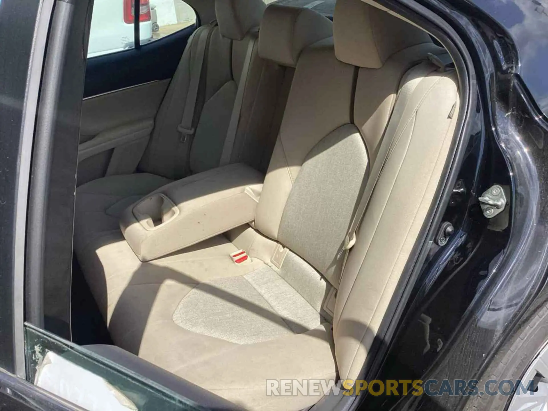 30 Фотография поврежденного автомобиля 4T1L31AK4LU015040 TOYOTA CAMRY 2020