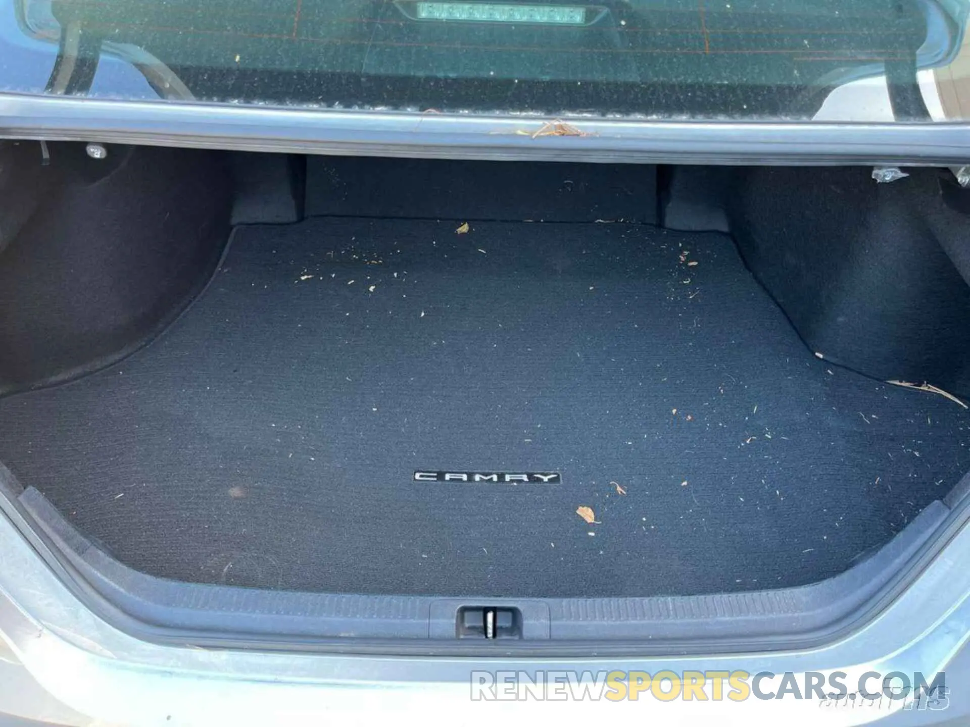 10 Фотография поврежденного автомобиля 4T1L31AK4LU015085 TOYOTA CAMRY 2020