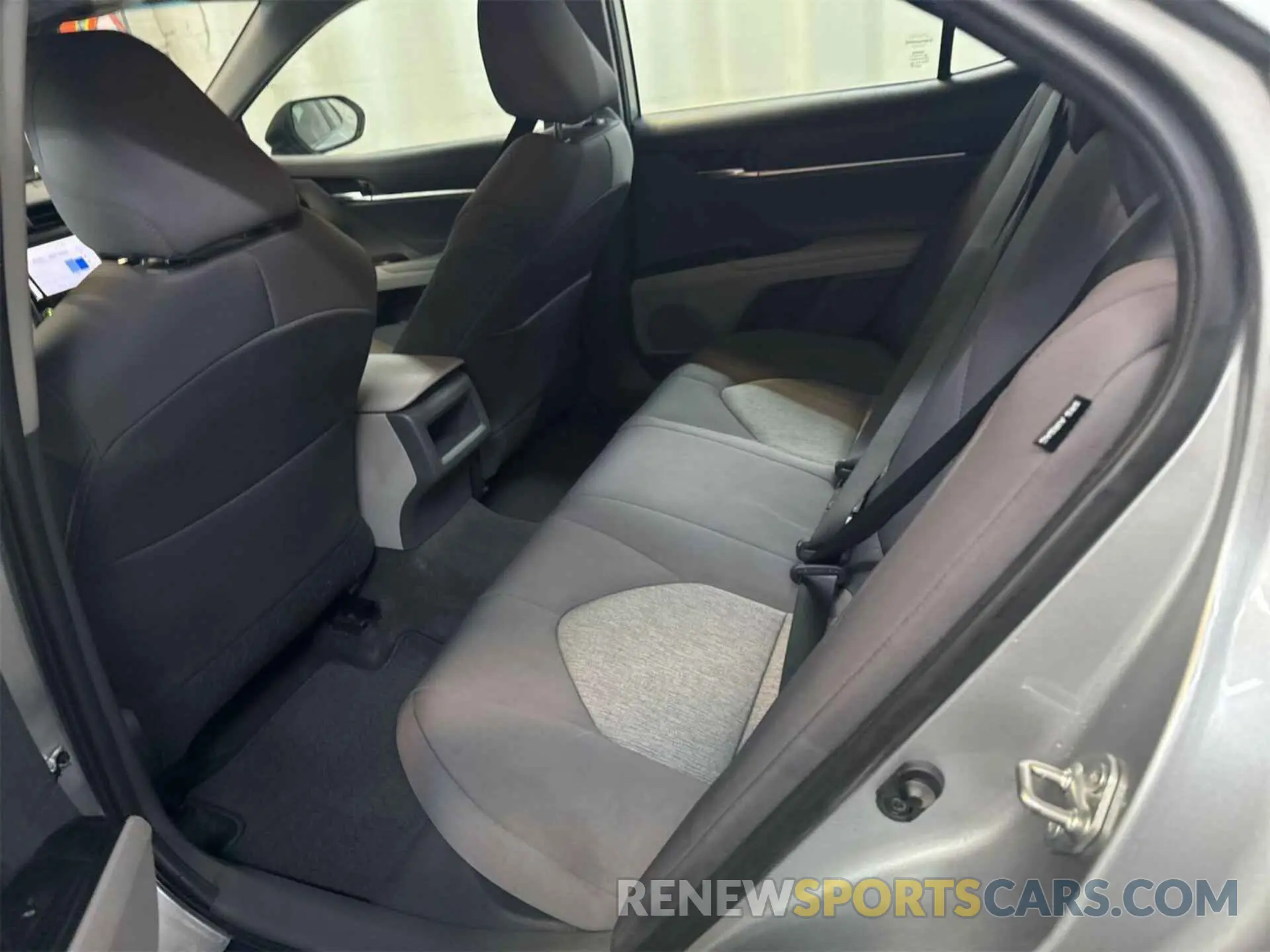 13 Photograph of a damaged car 4T1L31AK5LU537515 TOYOTA CAMRY 2020