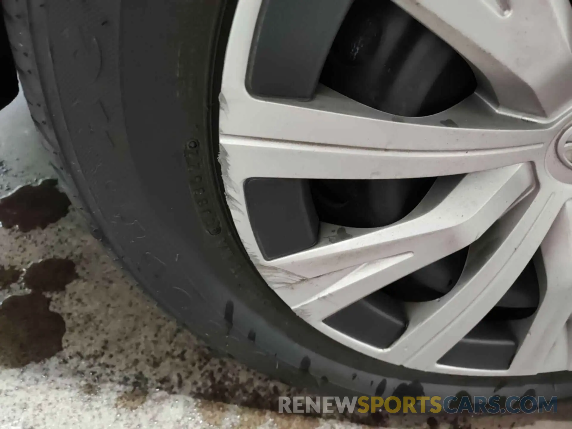 16 Photograph of a damaged car 4T1L31AK5LU537515 TOYOTA CAMRY 2020