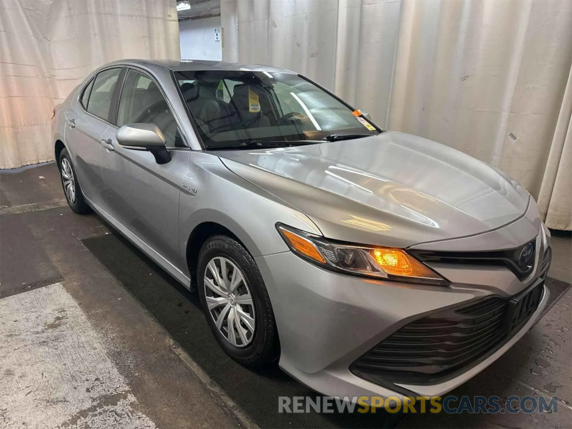 17 Photograph of a damaged car 4T1L31AK5LU537515 TOYOTA CAMRY 2020
