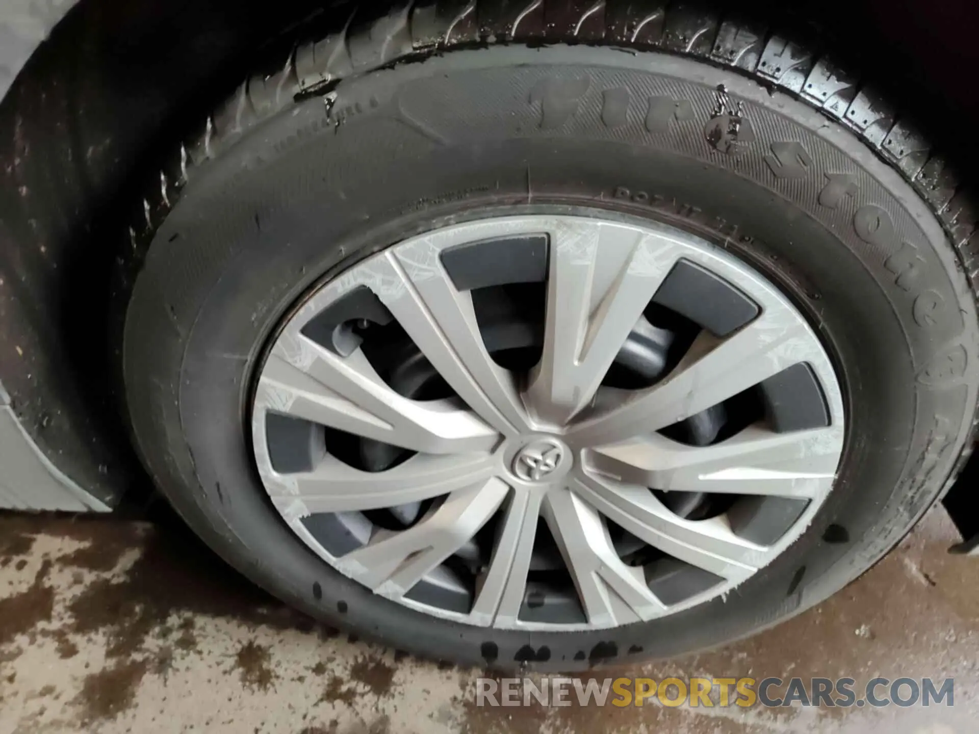 19 Photograph of a damaged car 4T1L31AK5LU537515 TOYOTA CAMRY 2020
