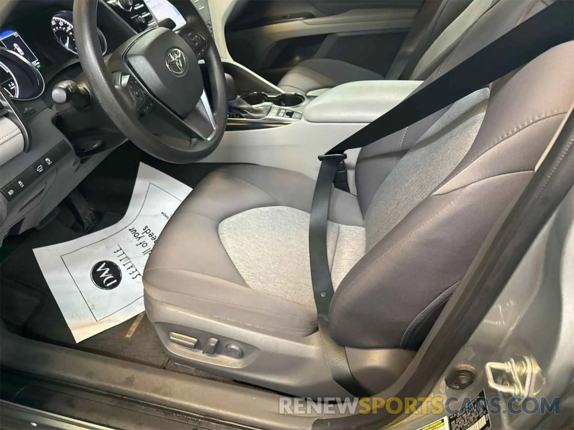 20 Photograph of a damaged car 4T1L31AK5LU537515 TOYOTA CAMRY 2020