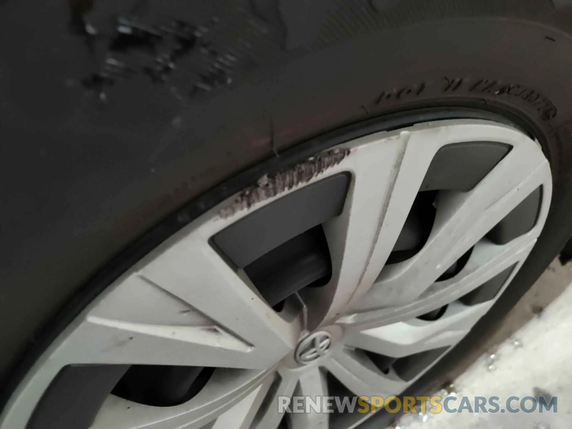 24 Photograph of a damaged car 4T1L31AK5LU537515 TOYOTA CAMRY 2020