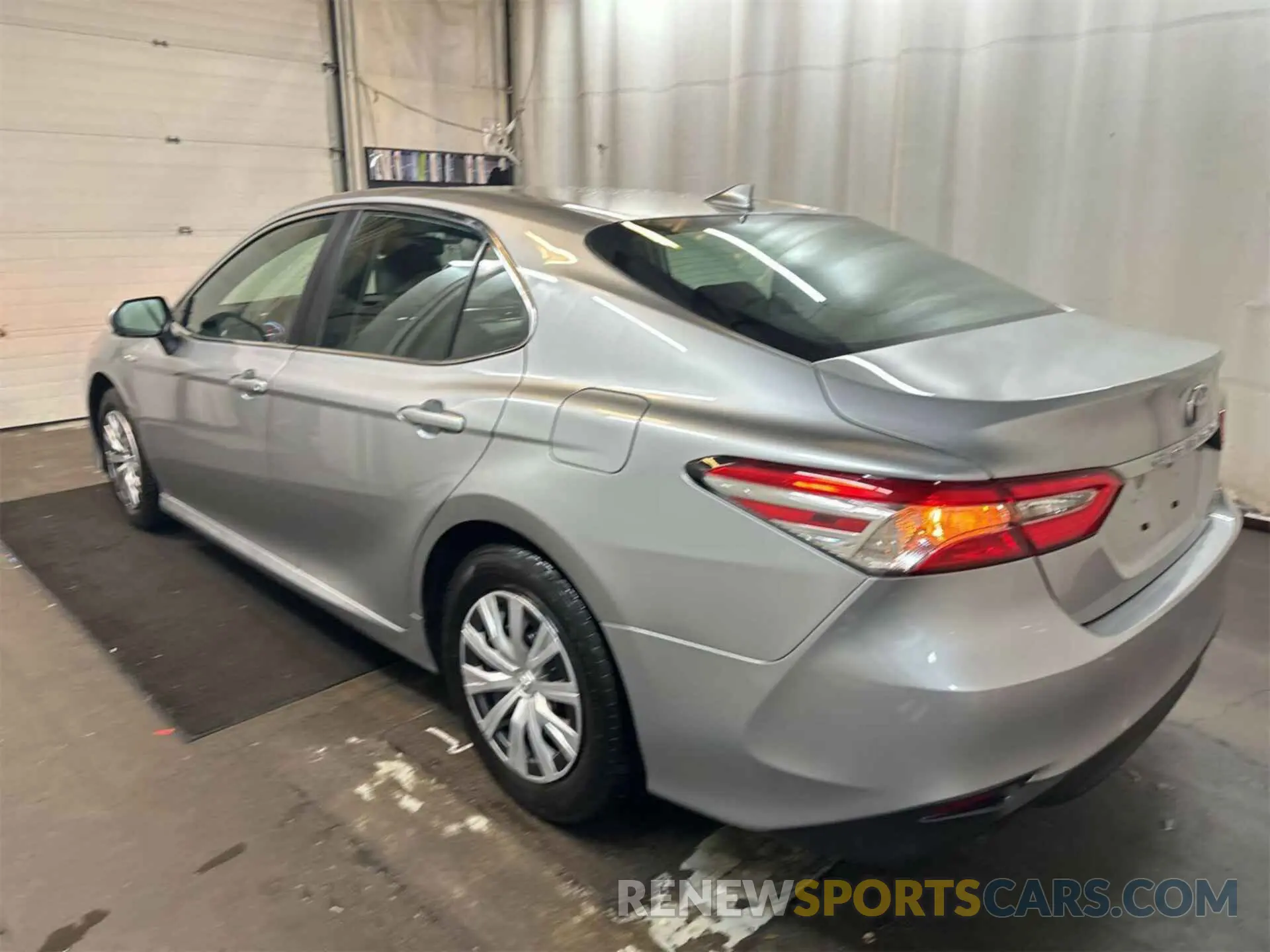 25 Photograph of a damaged car 4T1L31AK5LU537515 TOYOTA CAMRY 2020