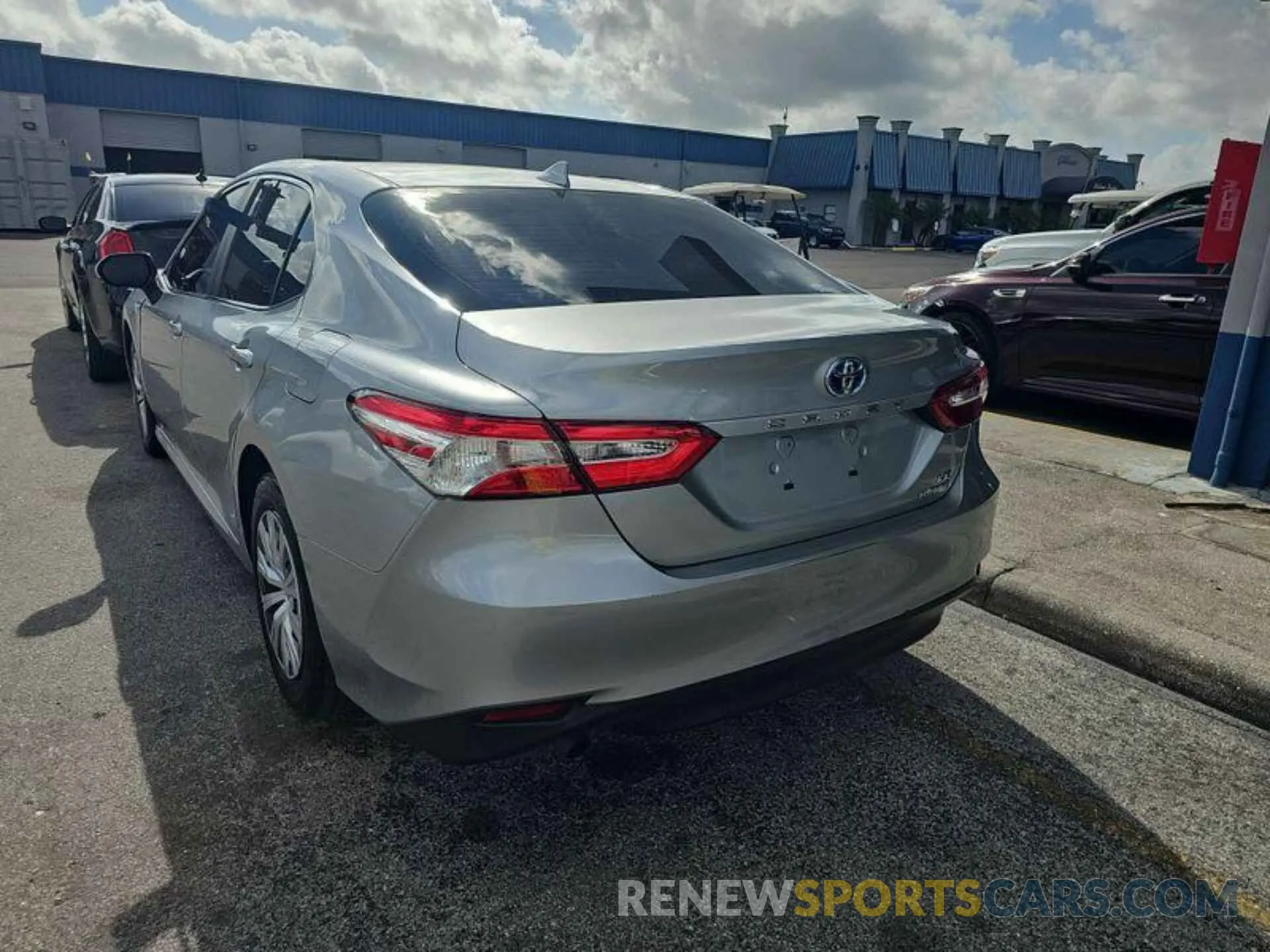 14 Photograph of a damaged car 4T1L31AK6LU015637 TOYOTA CAMRY 2020