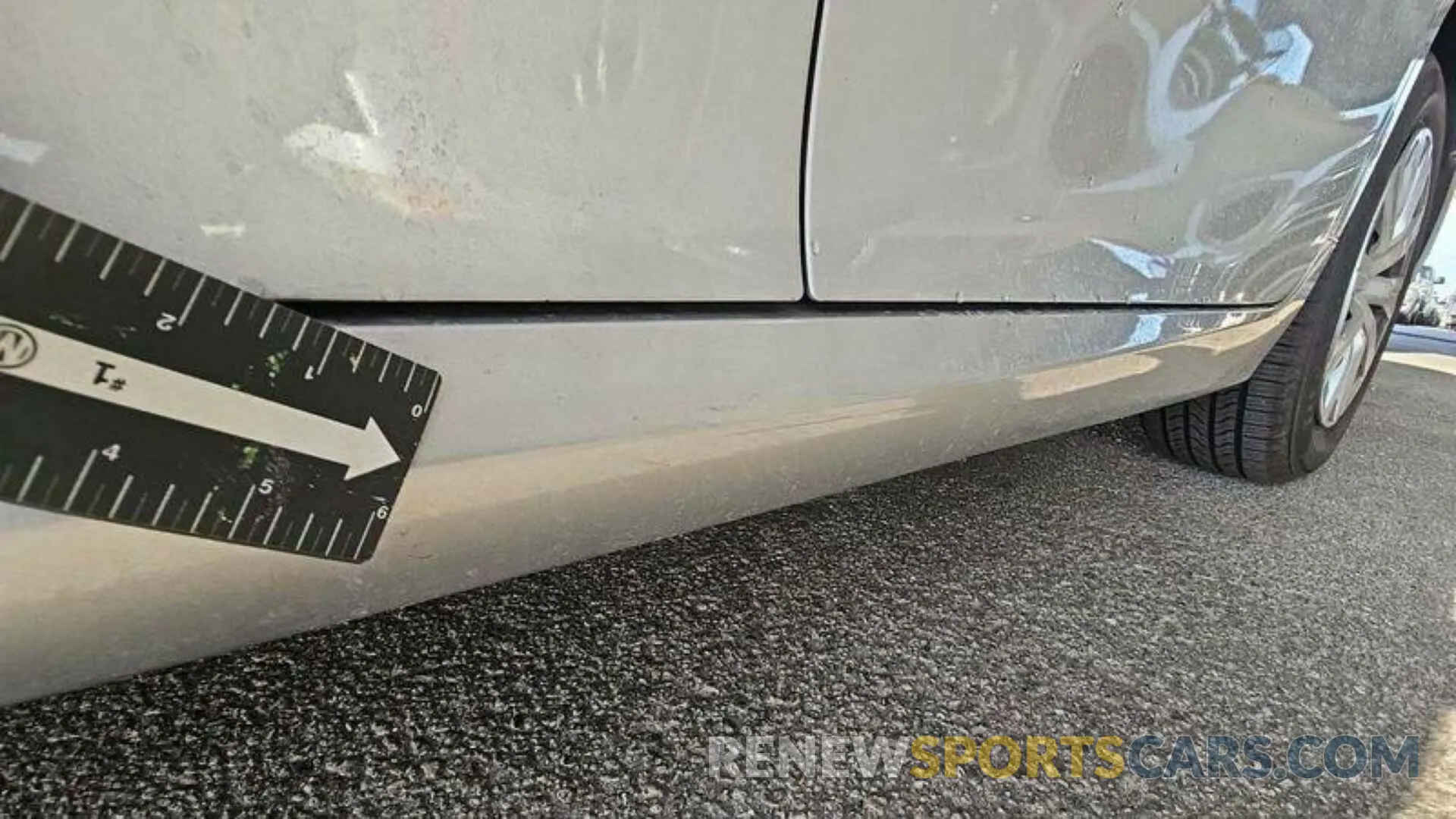 18 Photograph of a damaged car 4T1L31AK6LU015637 TOYOTA CAMRY 2020