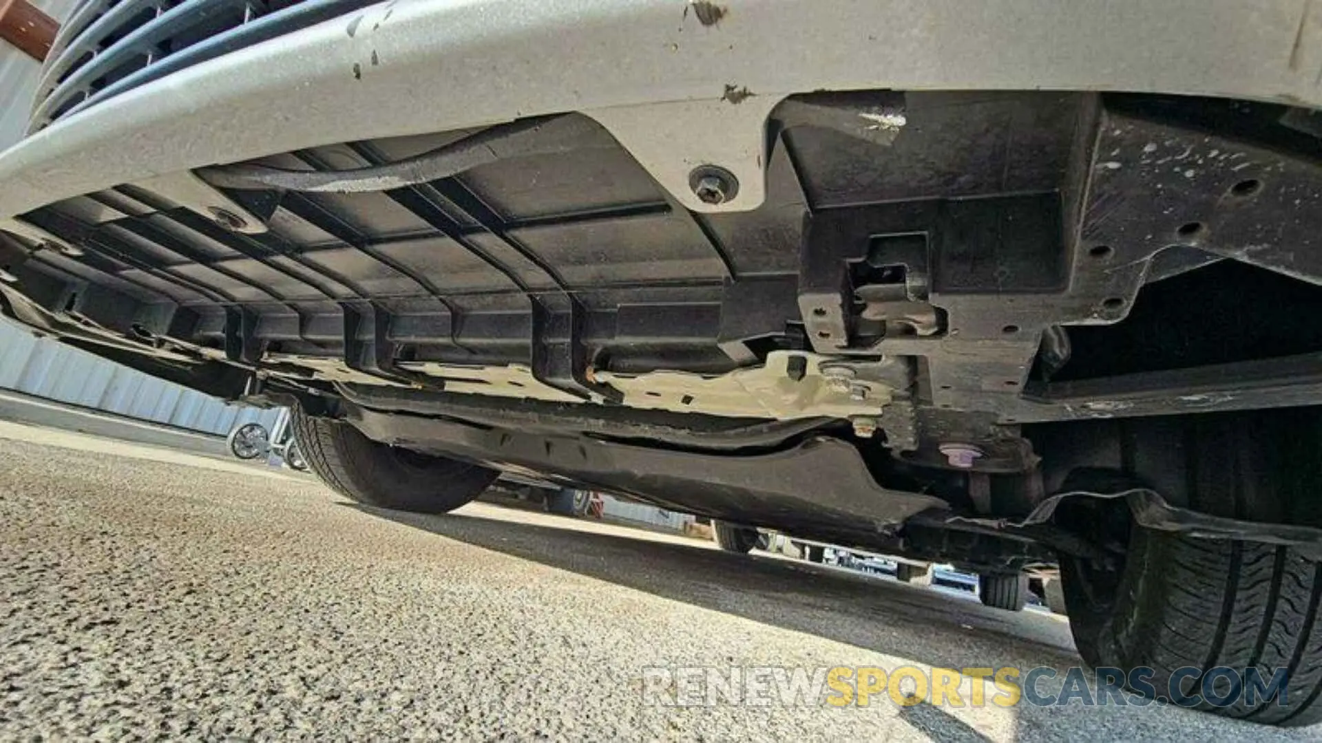 2 Photograph of a damaged car 4T1L31AK6LU015637 TOYOTA CAMRY 2020
