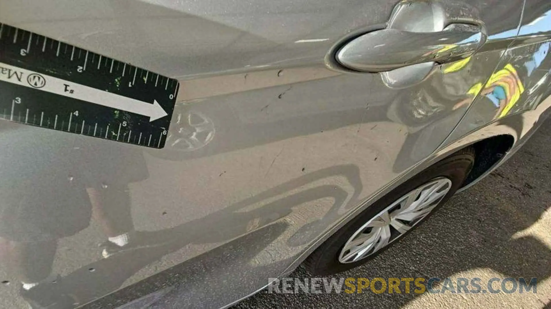 24 Photograph of a damaged car 4T1L31AK6LU015637 TOYOTA CAMRY 2020