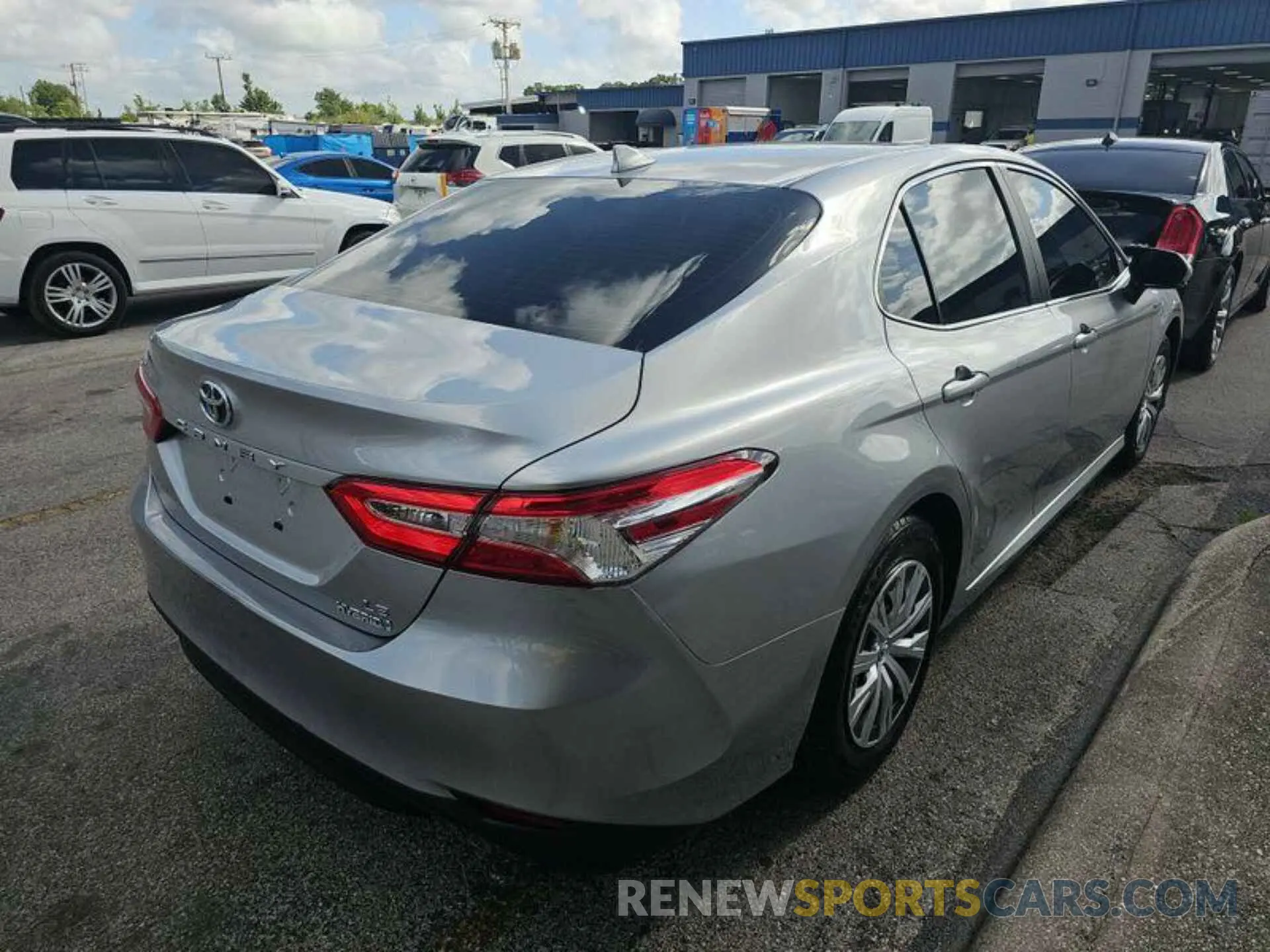 26 Photograph of a damaged car 4T1L31AK6LU015637 TOYOTA CAMRY 2020