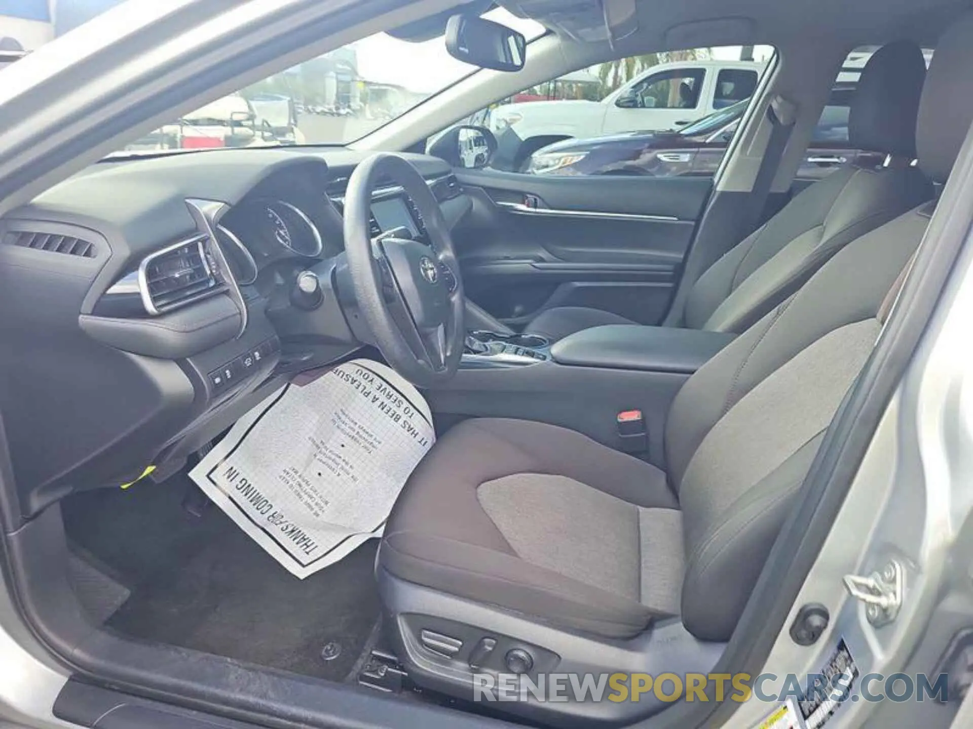 7 Photograph of a damaged car 4T1L31AK6LU015637 TOYOTA CAMRY 2020