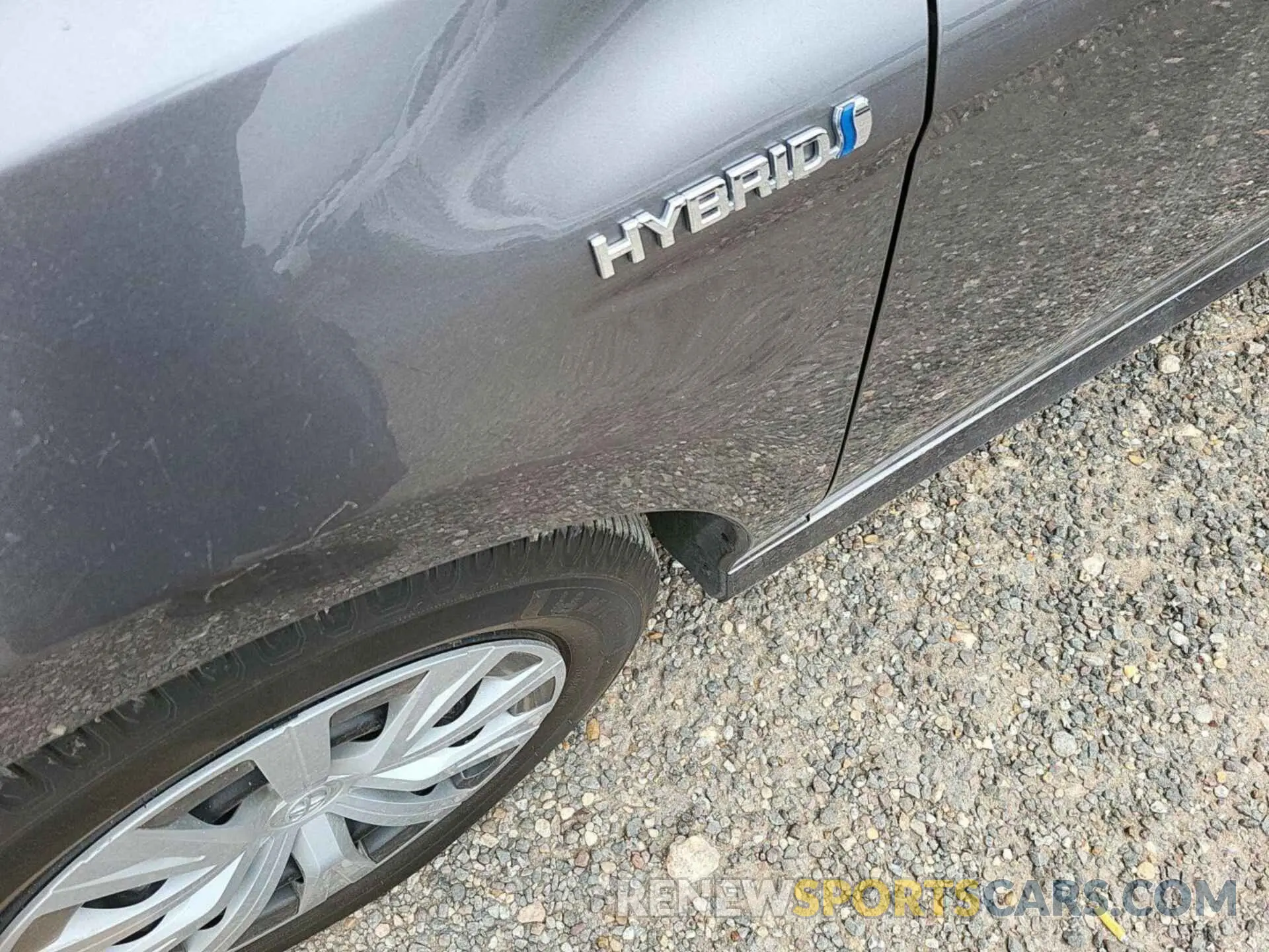 9 Photograph of a damaged car 4T1L31AK6LU536910 TOYOTA CAMRY 2020