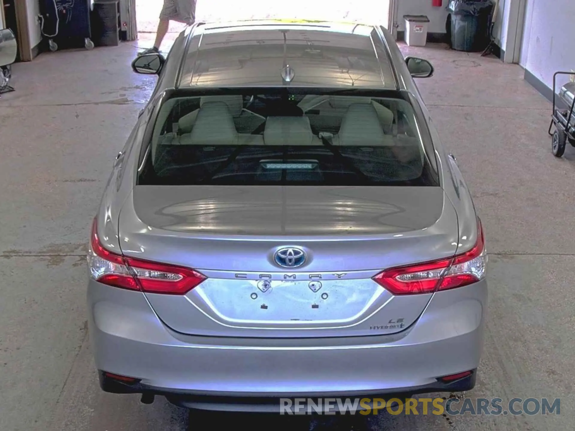 19 Photograph of a damaged car 4T1L31AK9LU014952 TOYOTA CAMRY 2020