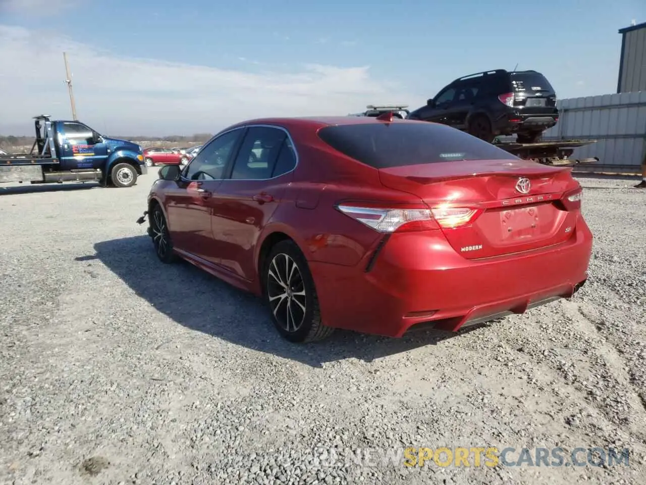 3 Photograph of a damaged car 4T1M11AK0LU309464 TOYOTA CAMRY 2020