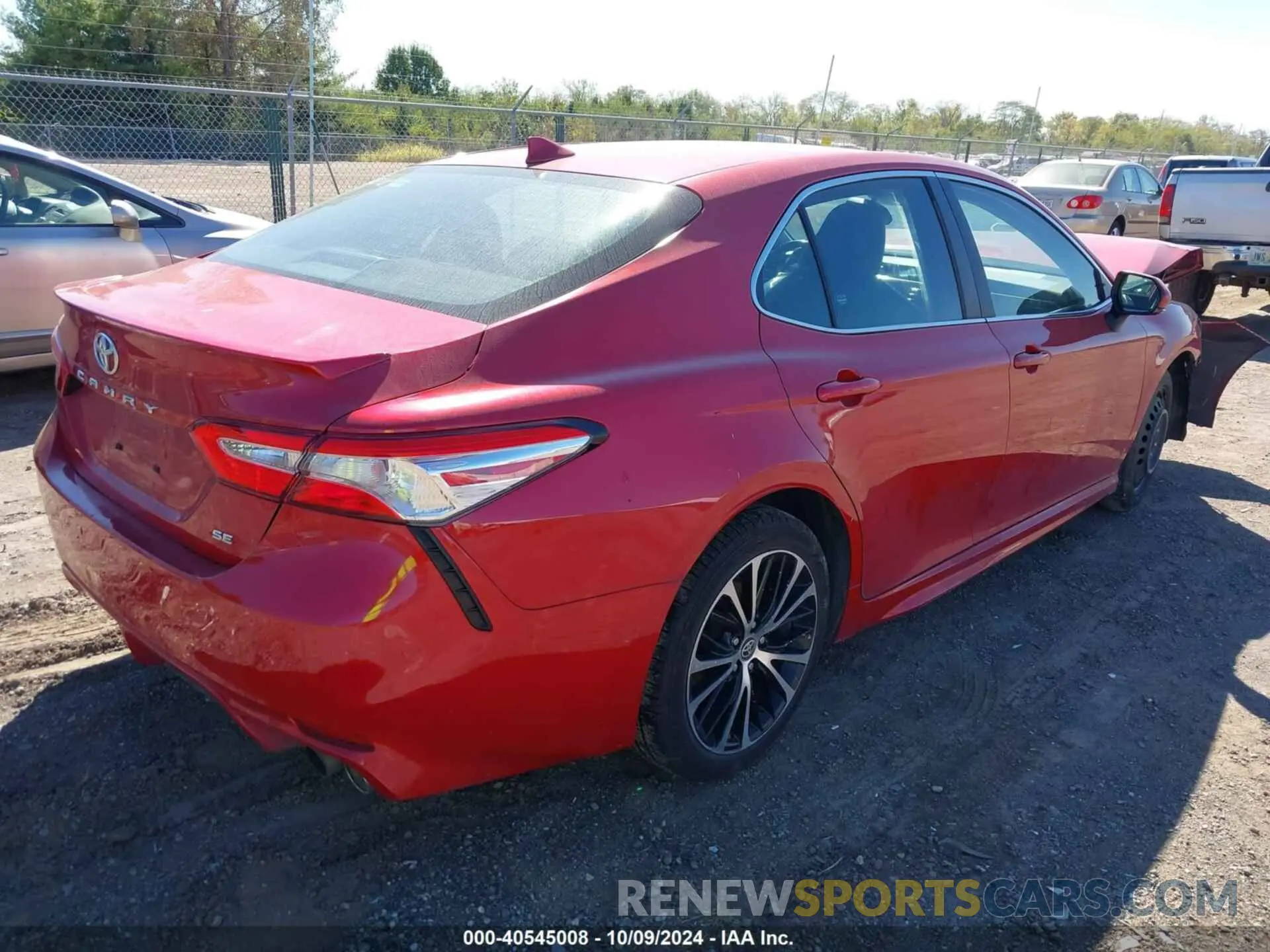 4 Photograph of a damaged car 4T1M11AK0LU389512 TOYOTA CAMRY 2020