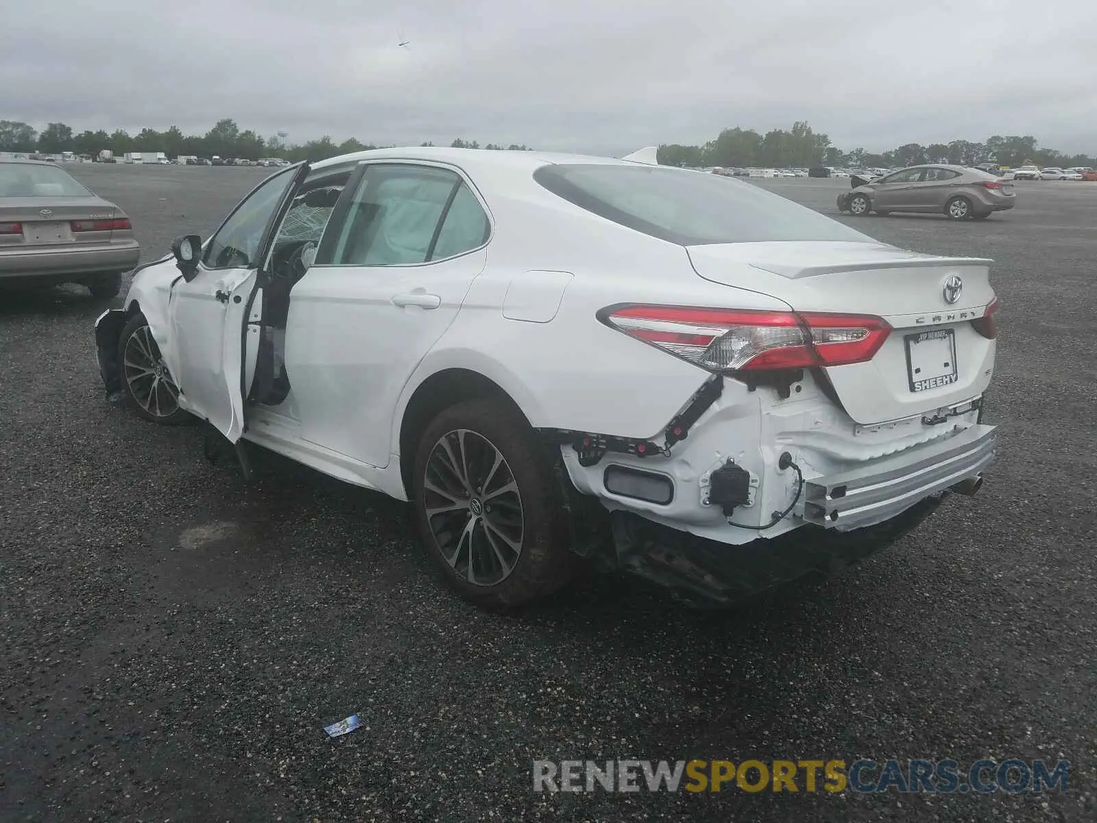 3 Photograph of a damaged car 4T1M11AK0LU925472 TOYOTA CAMRY 2020