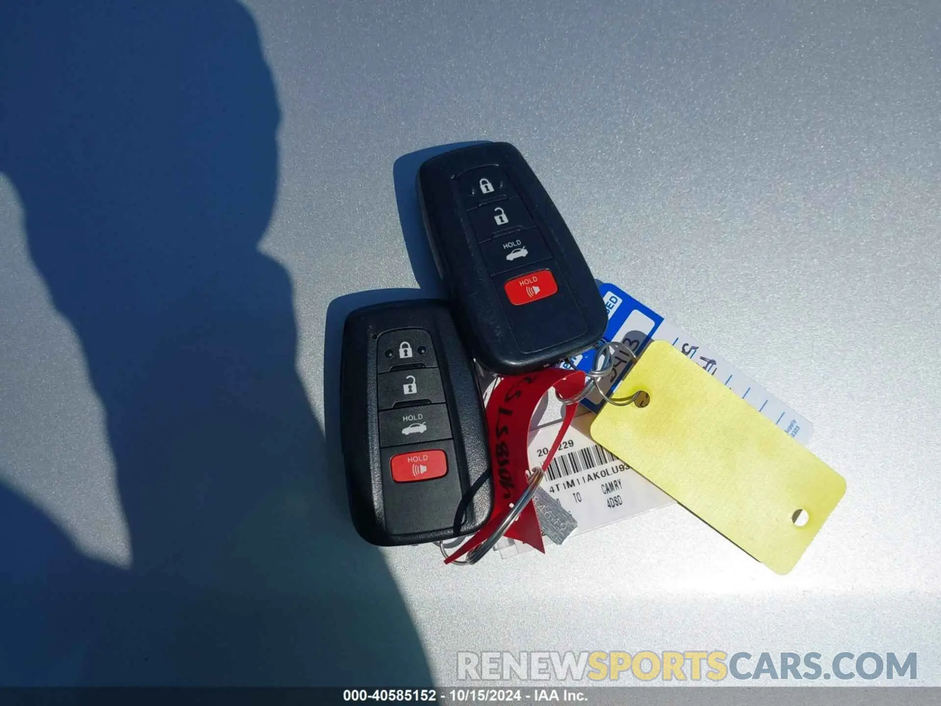 11 Photograph of a damaged car 4T1M11AK0LU932700 TOYOTA CAMRY 2020