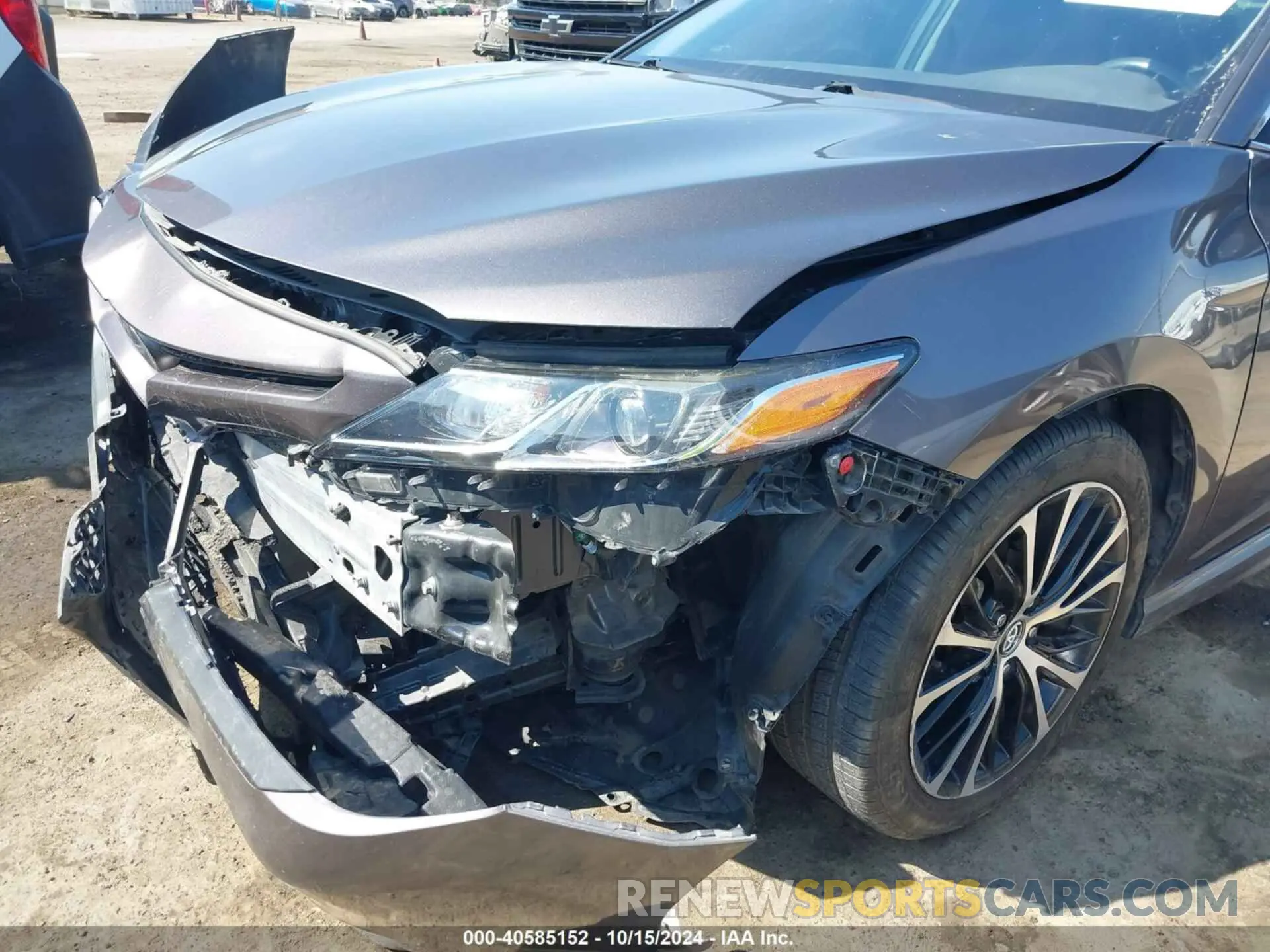 13 Photograph of a damaged car 4T1M11AK0LU932700 TOYOTA CAMRY 2020