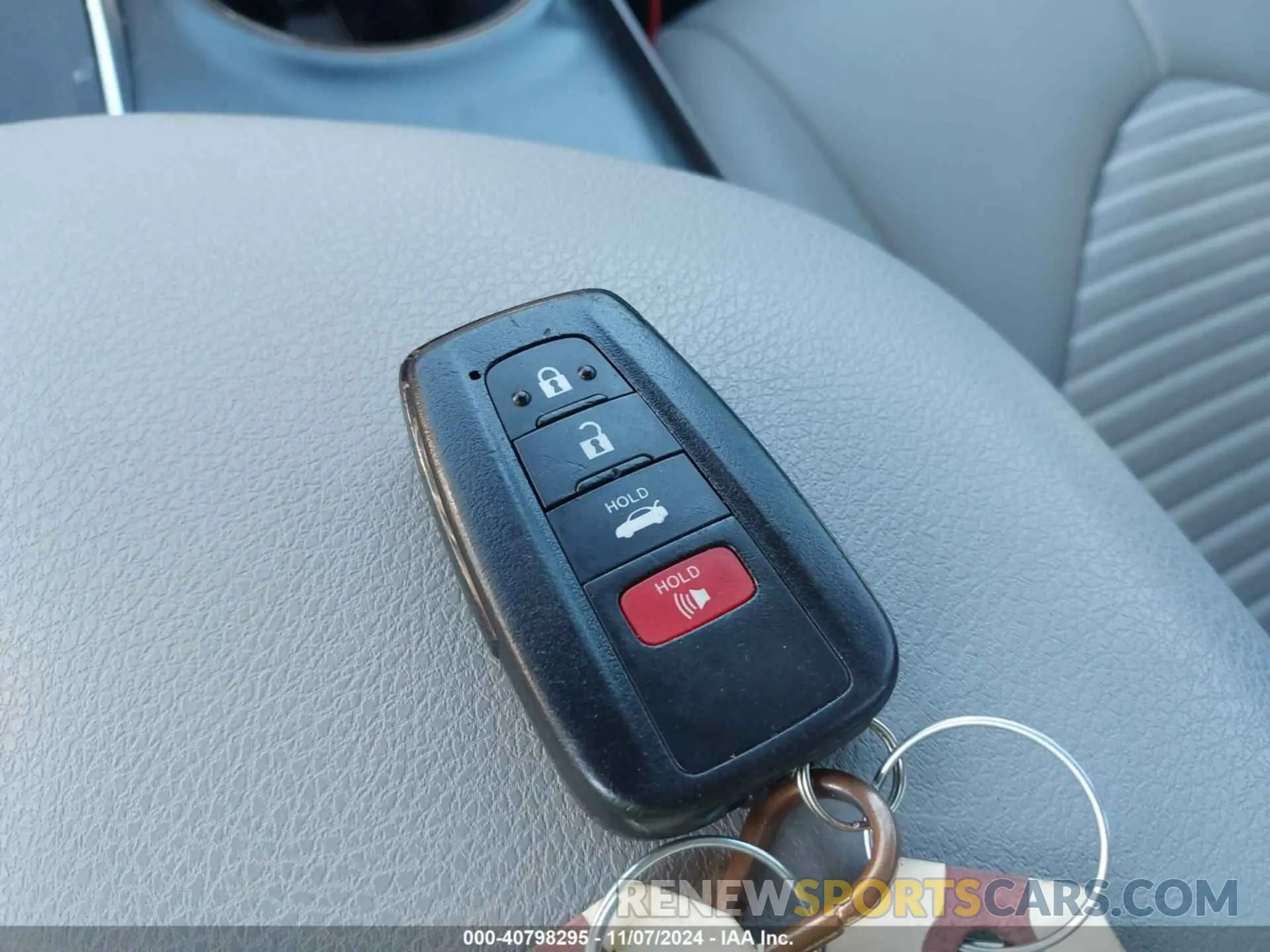 11 Фотография поврежденного автомобиля 4T1M11AK0LU951389 TOYOTA CAMRY 2020