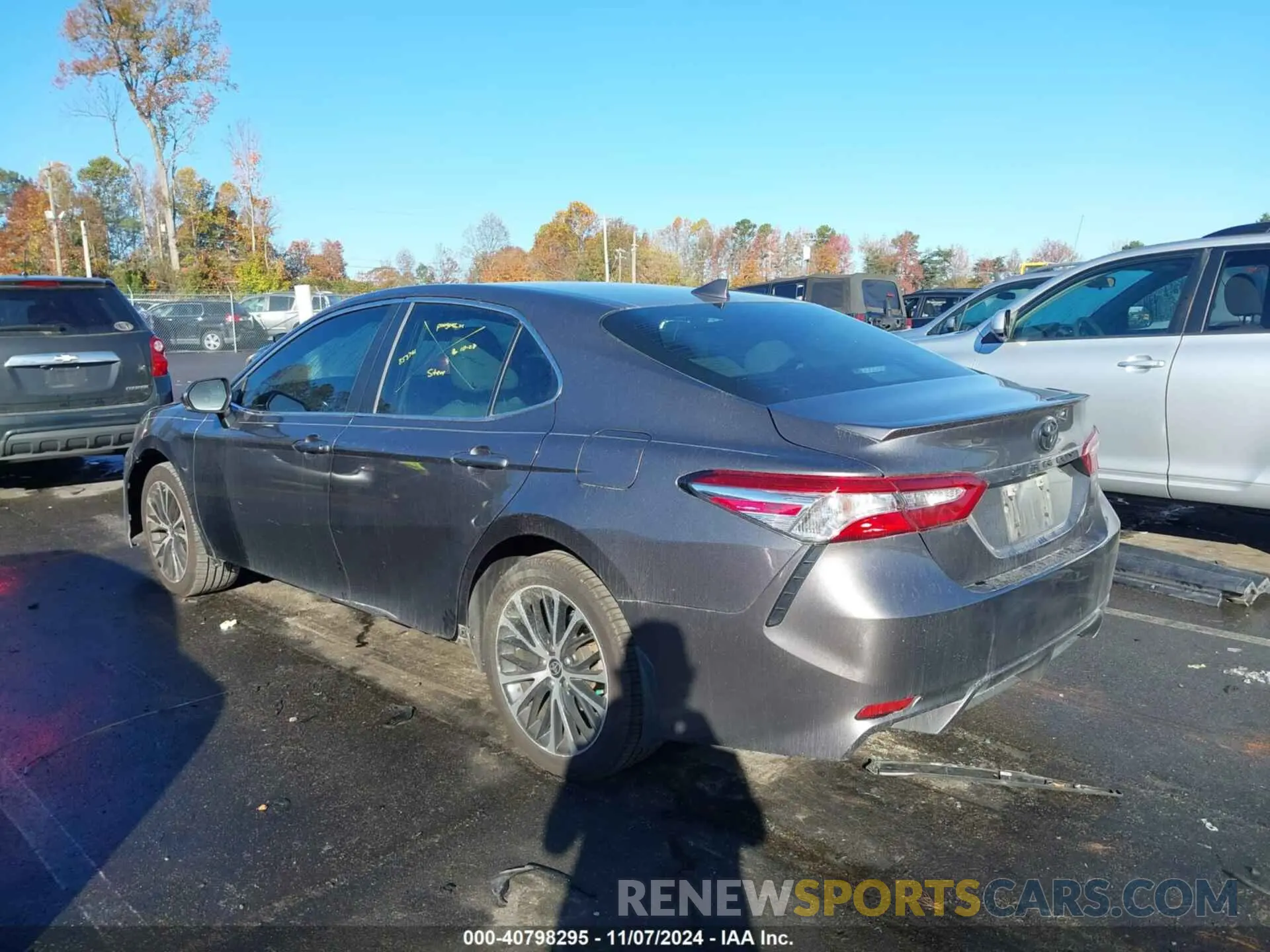 3 Фотография поврежденного автомобиля 4T1M11AK0LU951389 TOYOTA CAMRY 2020