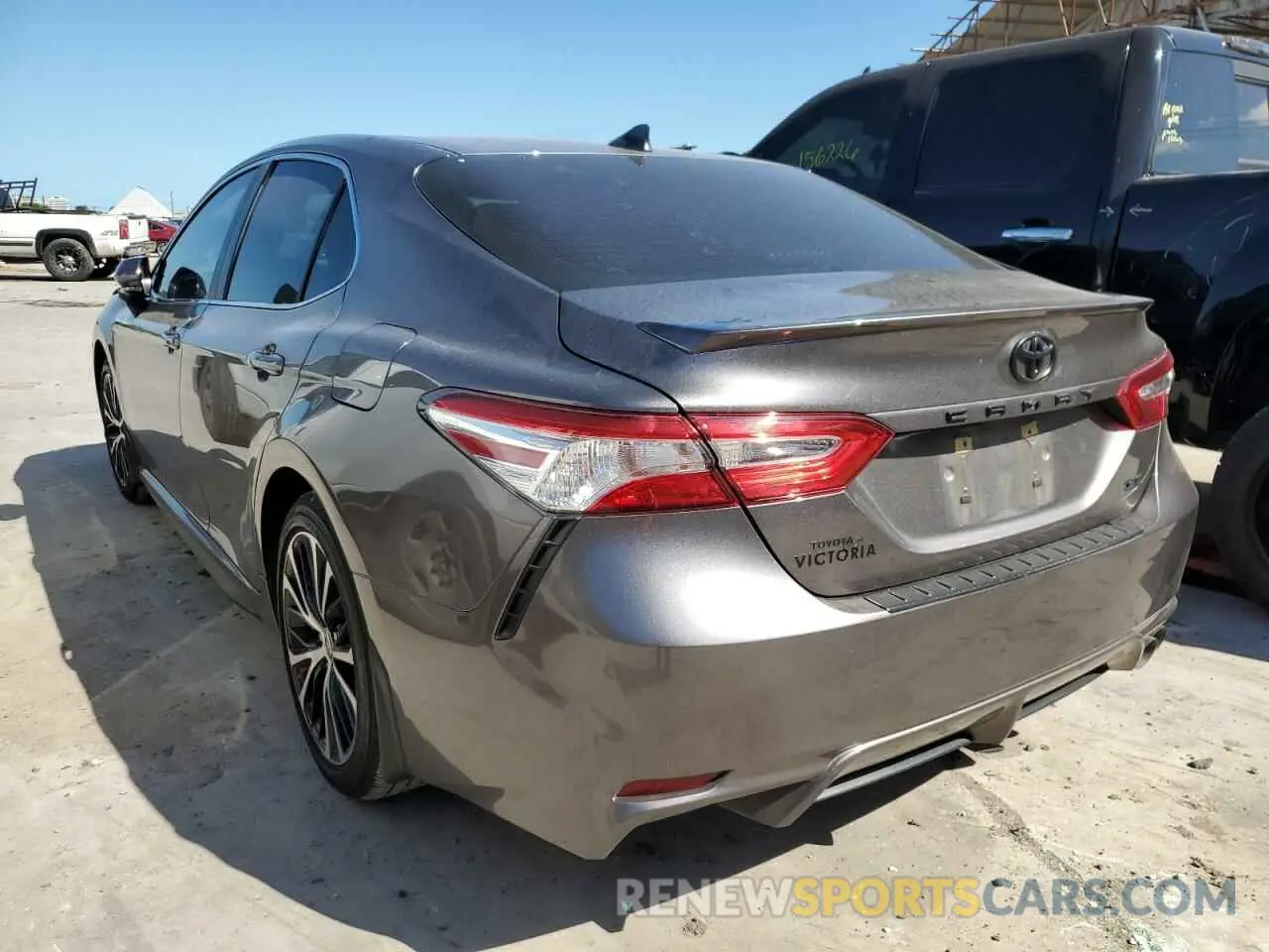 3 Photograph of a damaged car 4T1M11AK0LU983470 TOYOTA CAMRY 2020