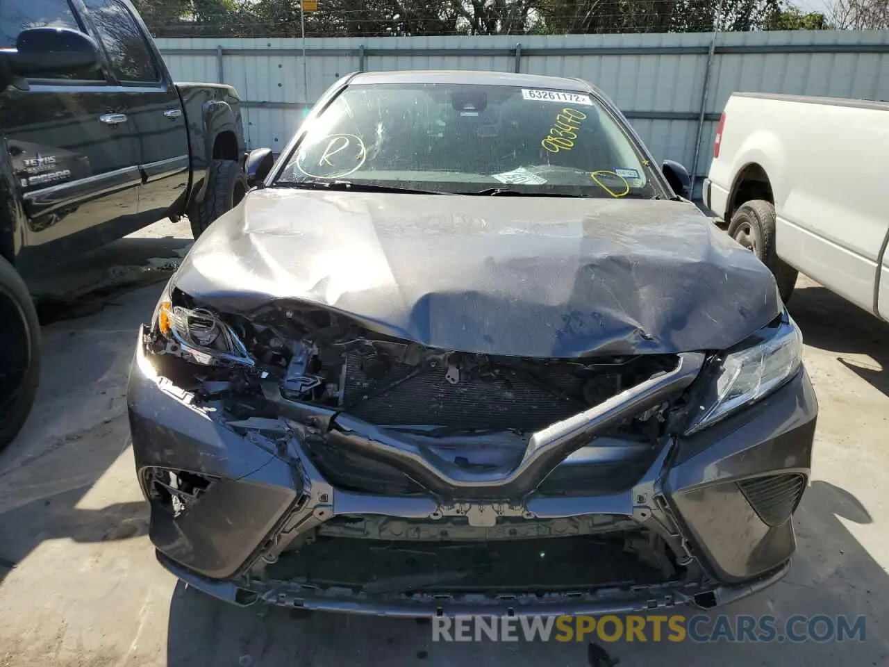 9 Photograph of a damaged car 4T1M11AK0LU983470 TOYOTA CAMRY 2020