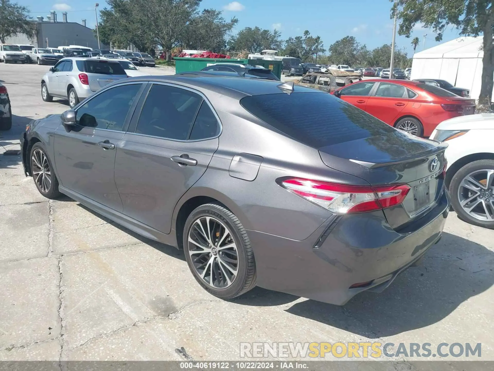 3 Фотография поврежденного автомобиля 4T1M11AK1LU318531 TOYOTA CAMRY 2020