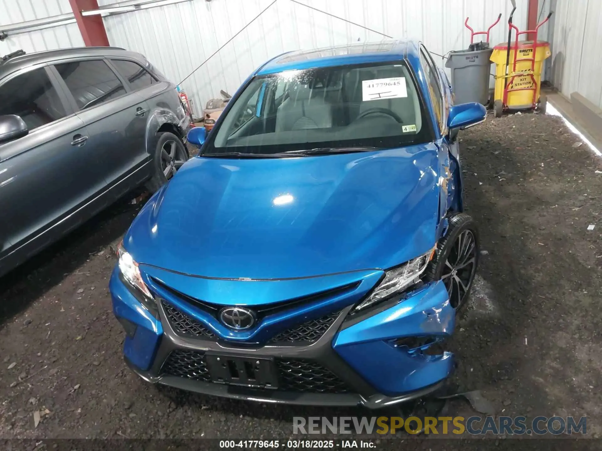12 Фотография поврежденного автомобиля 4T1M11AK1LU325608 TOYOTA CAMRY 2020
