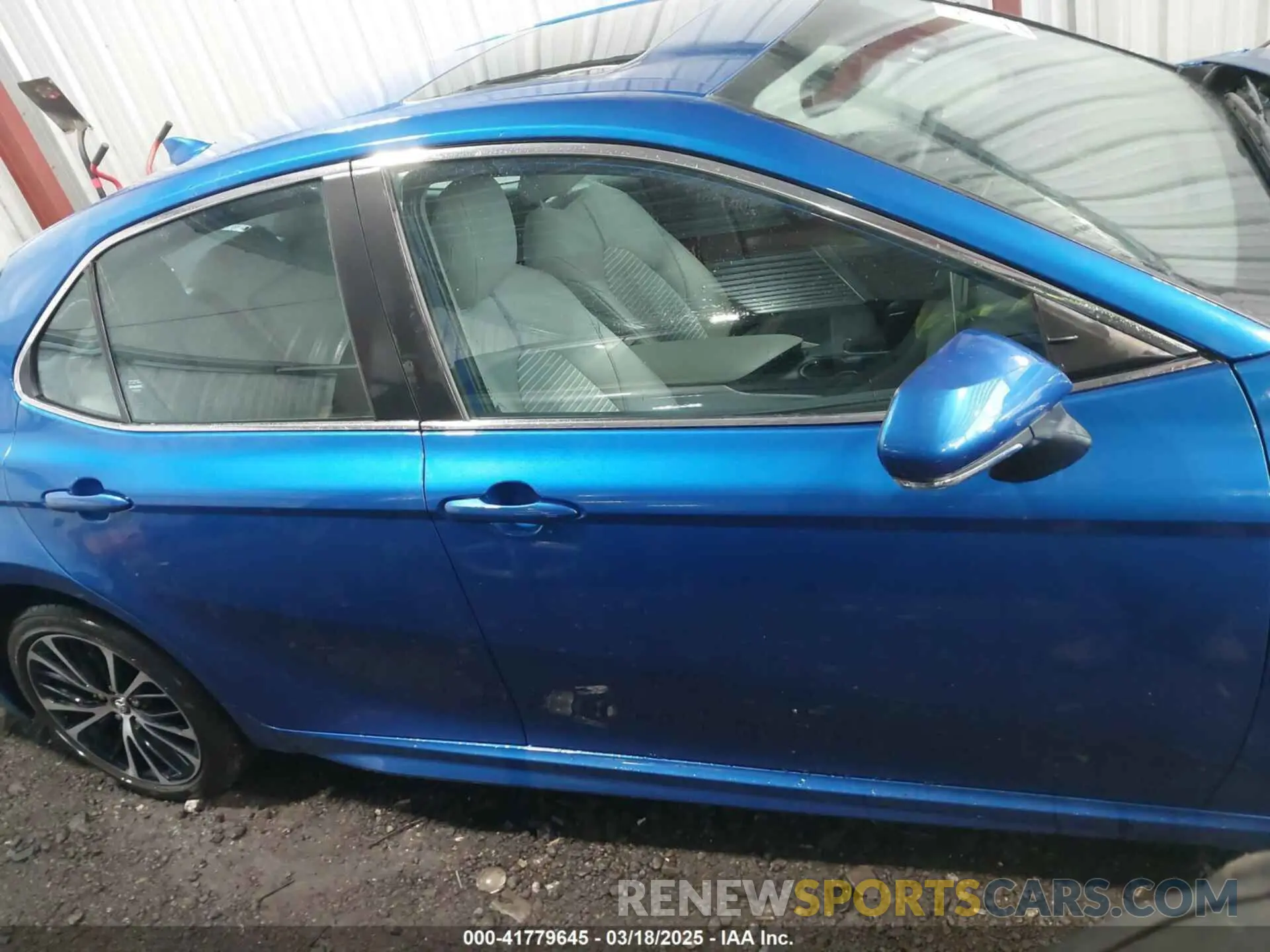13 Фотография поврежденного автомобиля 4T1M11AK1LU325608 TOYOTA CAMRY 2020