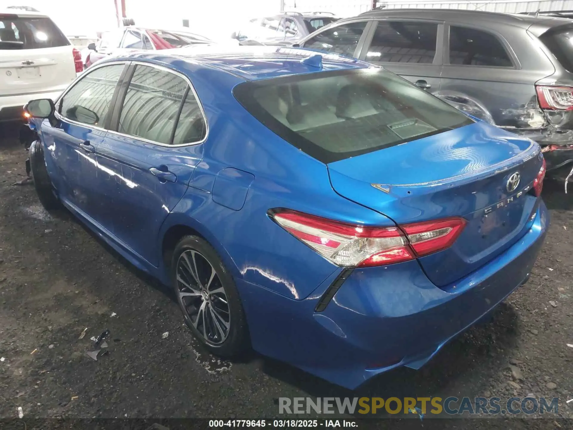 3 Фотография поврежденного автомобиля 4T1M11AK1LU325608 TOYOTA CAMRY 2020