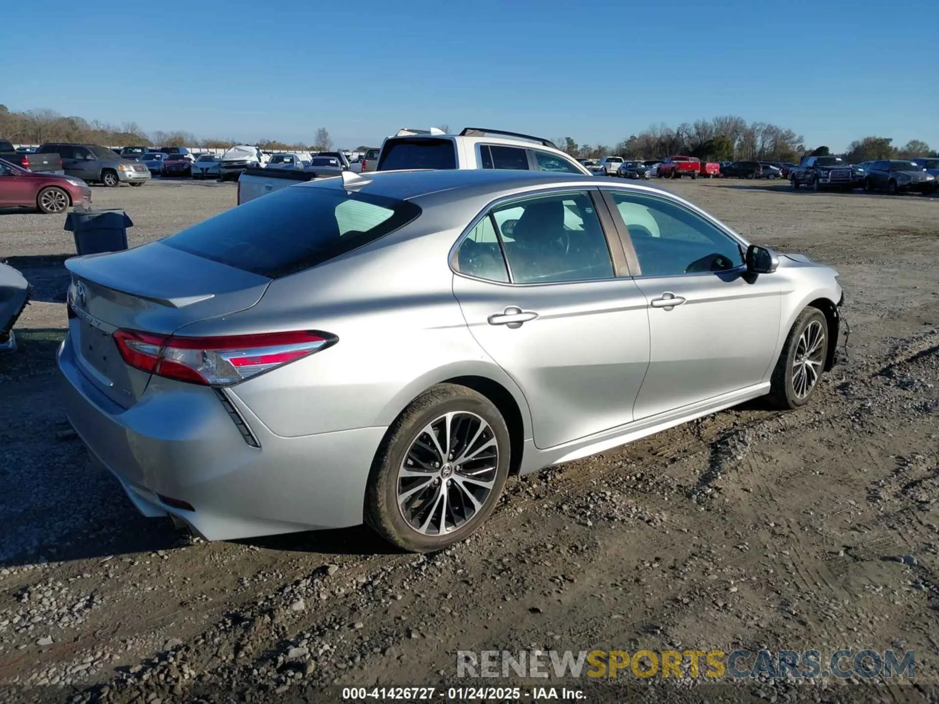 4 Photograph of a damaged car 4T1M11AK1LU389969 TOYOTA CAMRY 2020