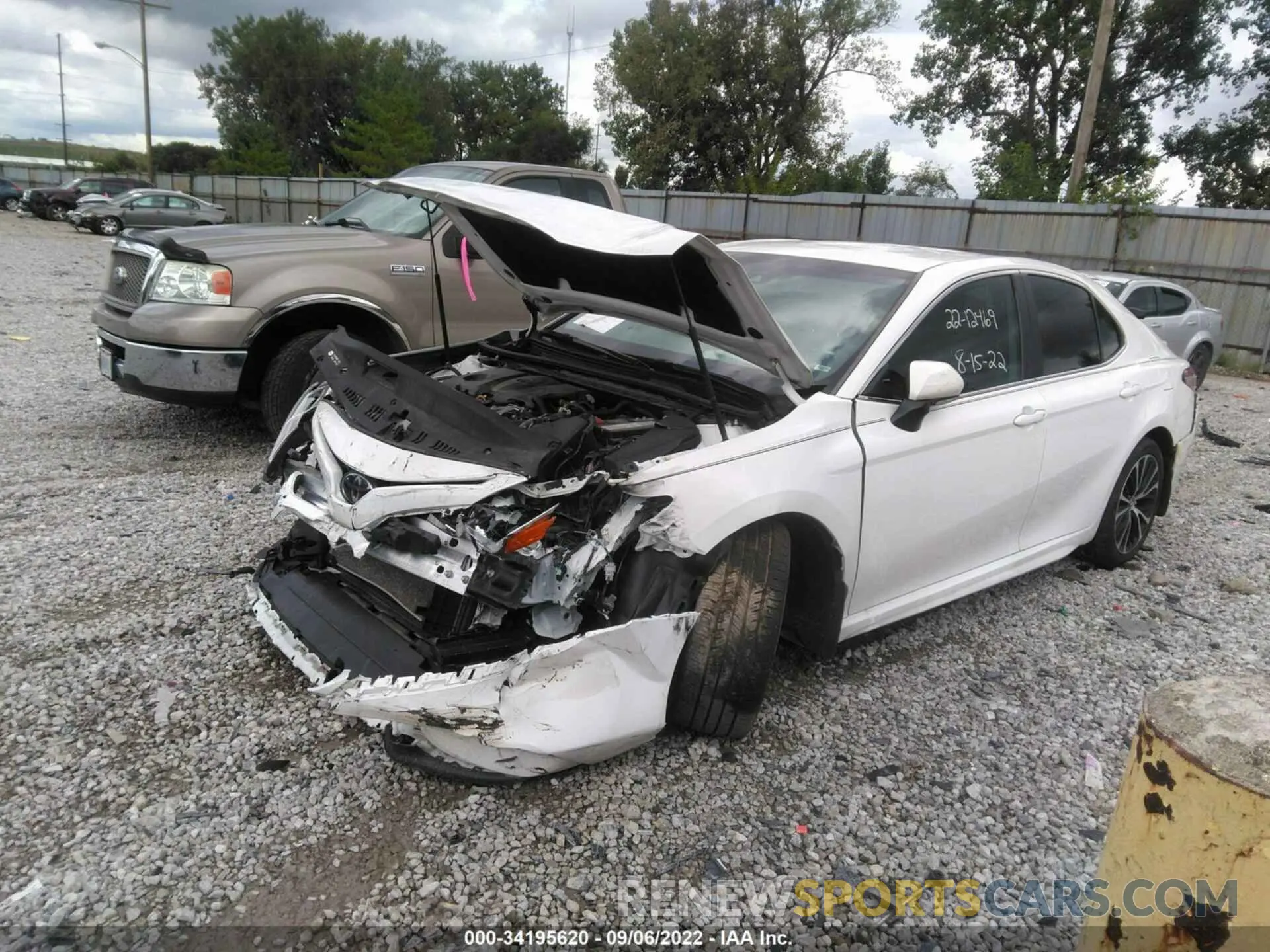 2 Фотография поврежденного автомобиля 4T1M11AK1LU866562 TOYOTA CAMRY 2020