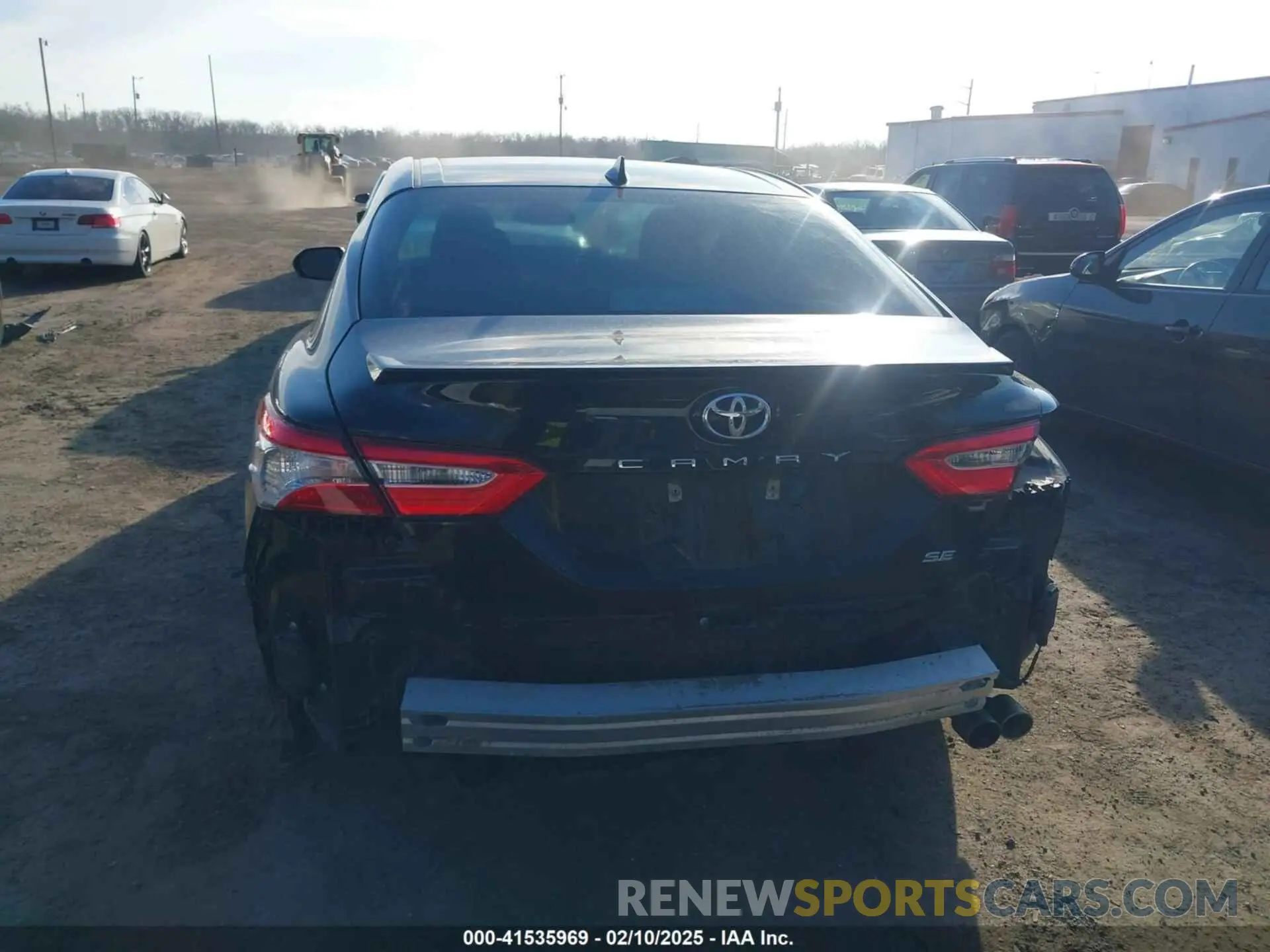 16 Photograph of a damaged car 4T1M11AK1LU875357 TOYOTA CAMRY 2020