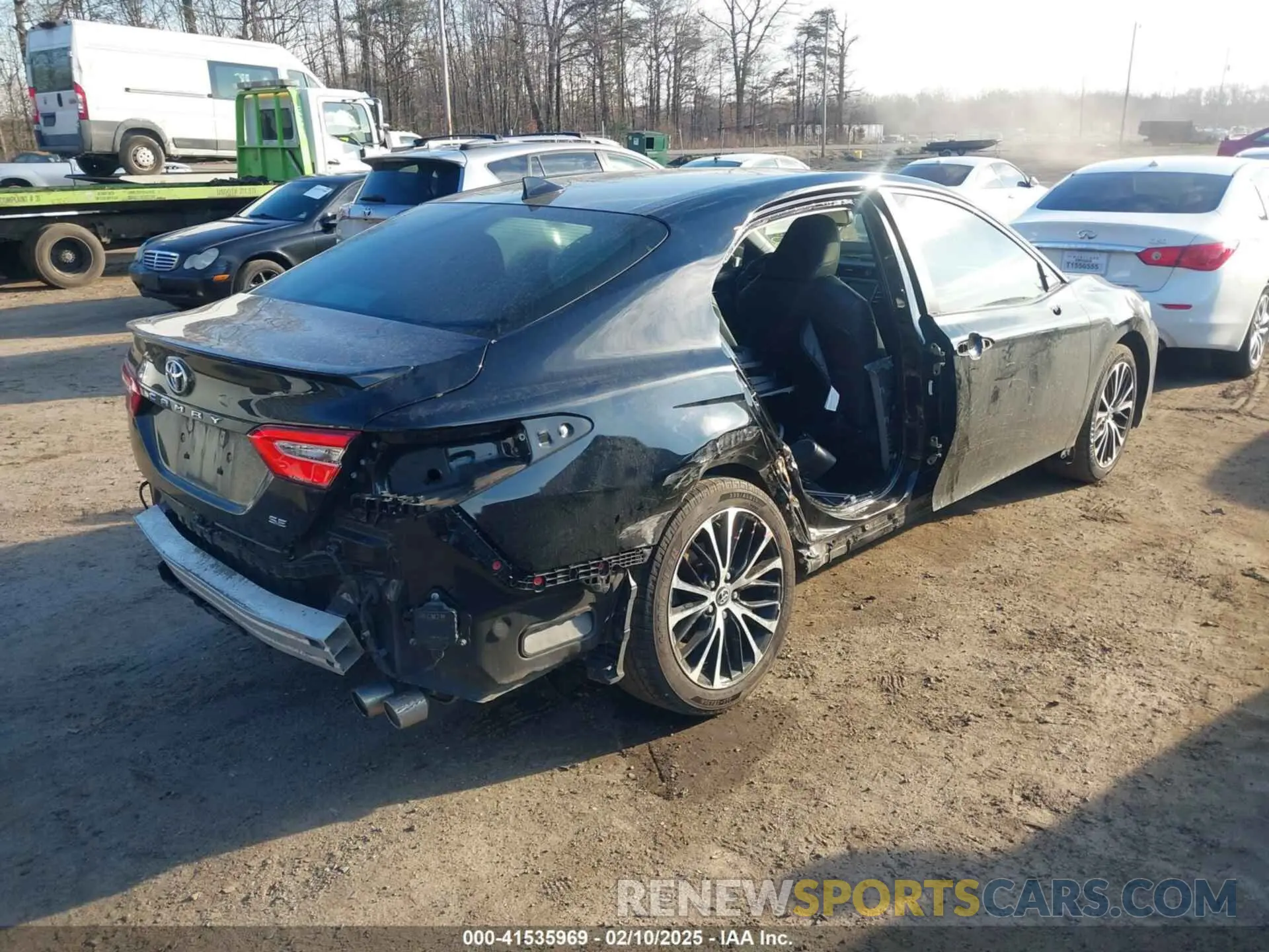 4 Photograph of a damaged car 4T1M11AK1LU875357 TOYOTA CAMRY 2020