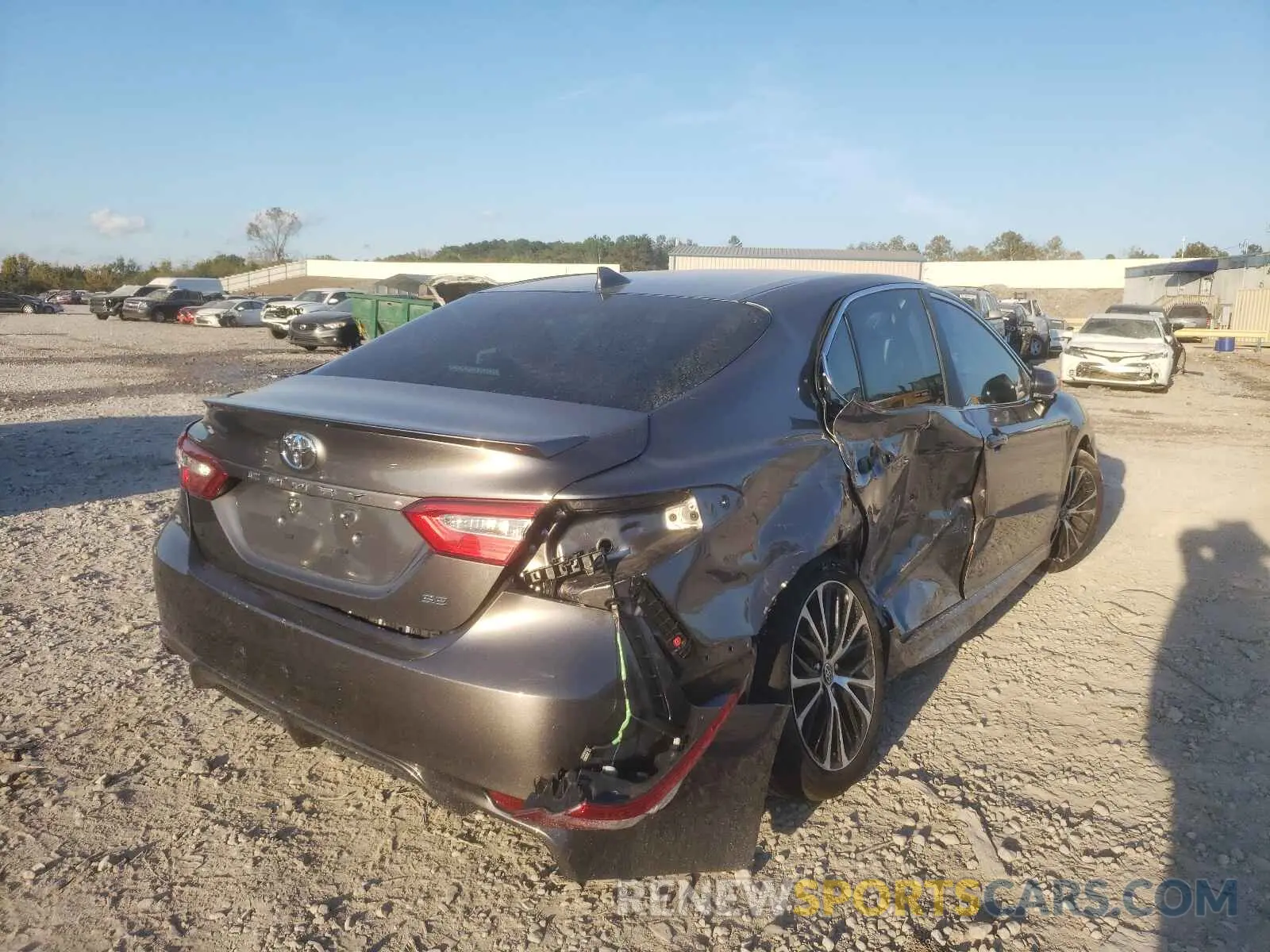 4 Photograph of a damaged car 4T1M11AK1LU953765 TOYOTA CAMRY 2020