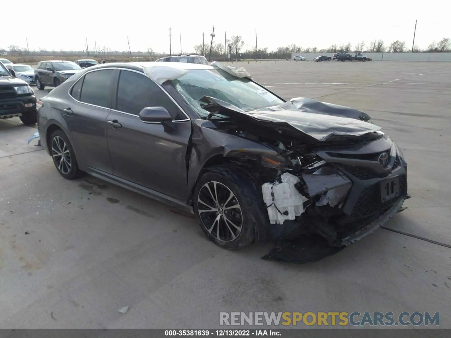 1 Photograph of a damaged car 4T1M11AK2LU899926 TOYOTA CAMRY 2020