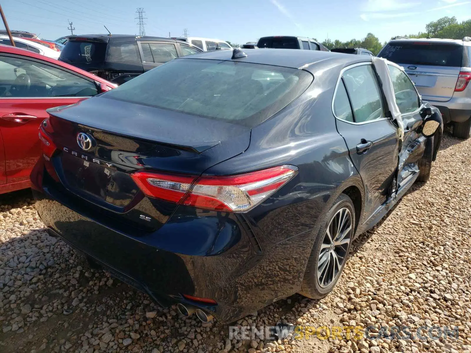 4 Photograph of a damaged car 4T1M11AK2LU906244 TOYOTA CAMRY 2020