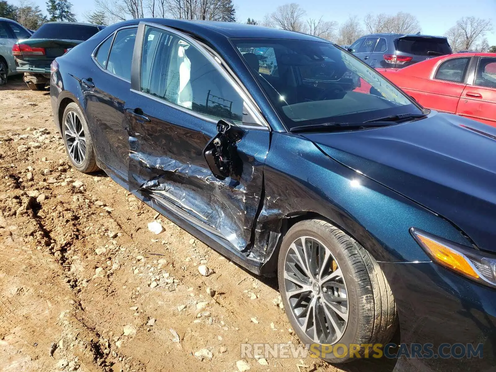 9 Photograph of a damaged car 4T1M11AK2LU906244 TOYOTA CAMRY 2020