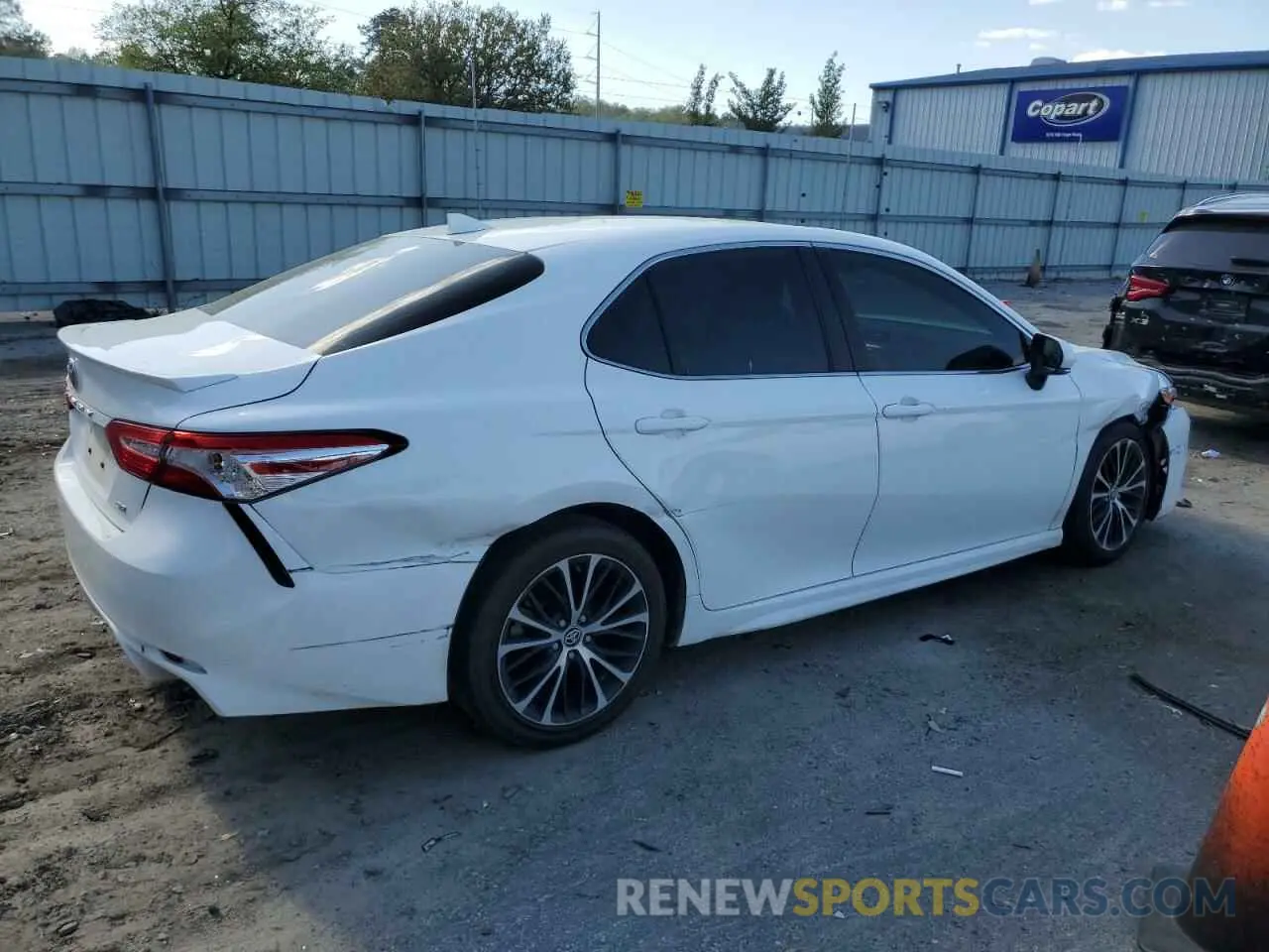 3 Фотография поврежденного автомобиля 4T1M11AK2LU961759 TOYOTA CAMRY 2020