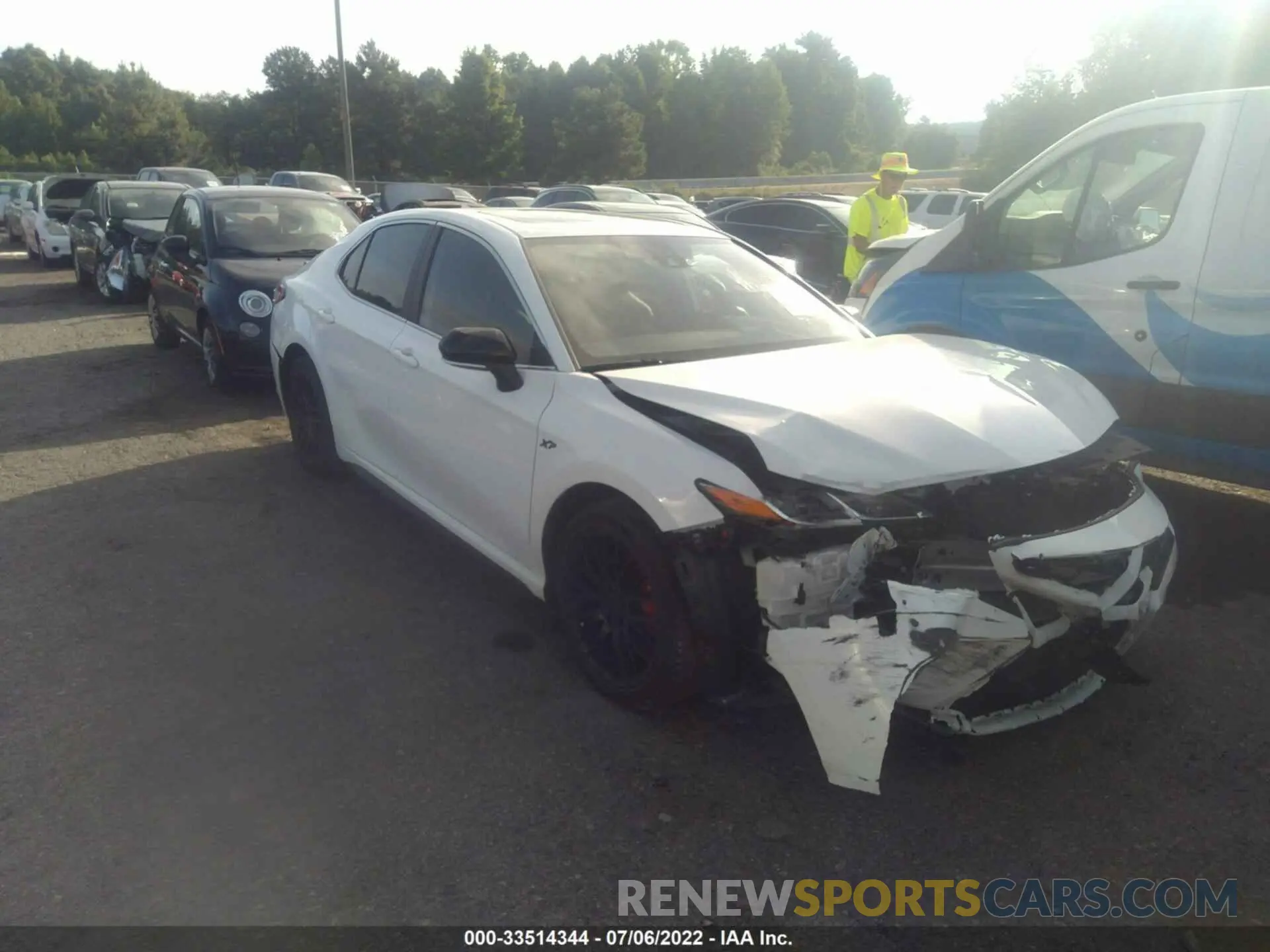 1 Photograph of a damaged car 4T1M11AK2LU966024 TOYOTA CAMRY 2020