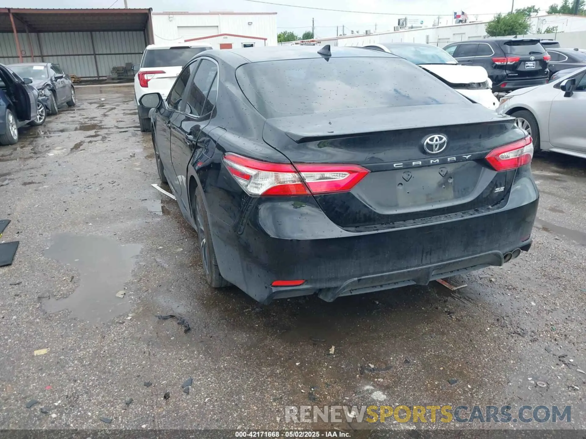 3 Photograph of a damaged car 4T1M11AK3LU390850 TOYOTA CAMRY 2020