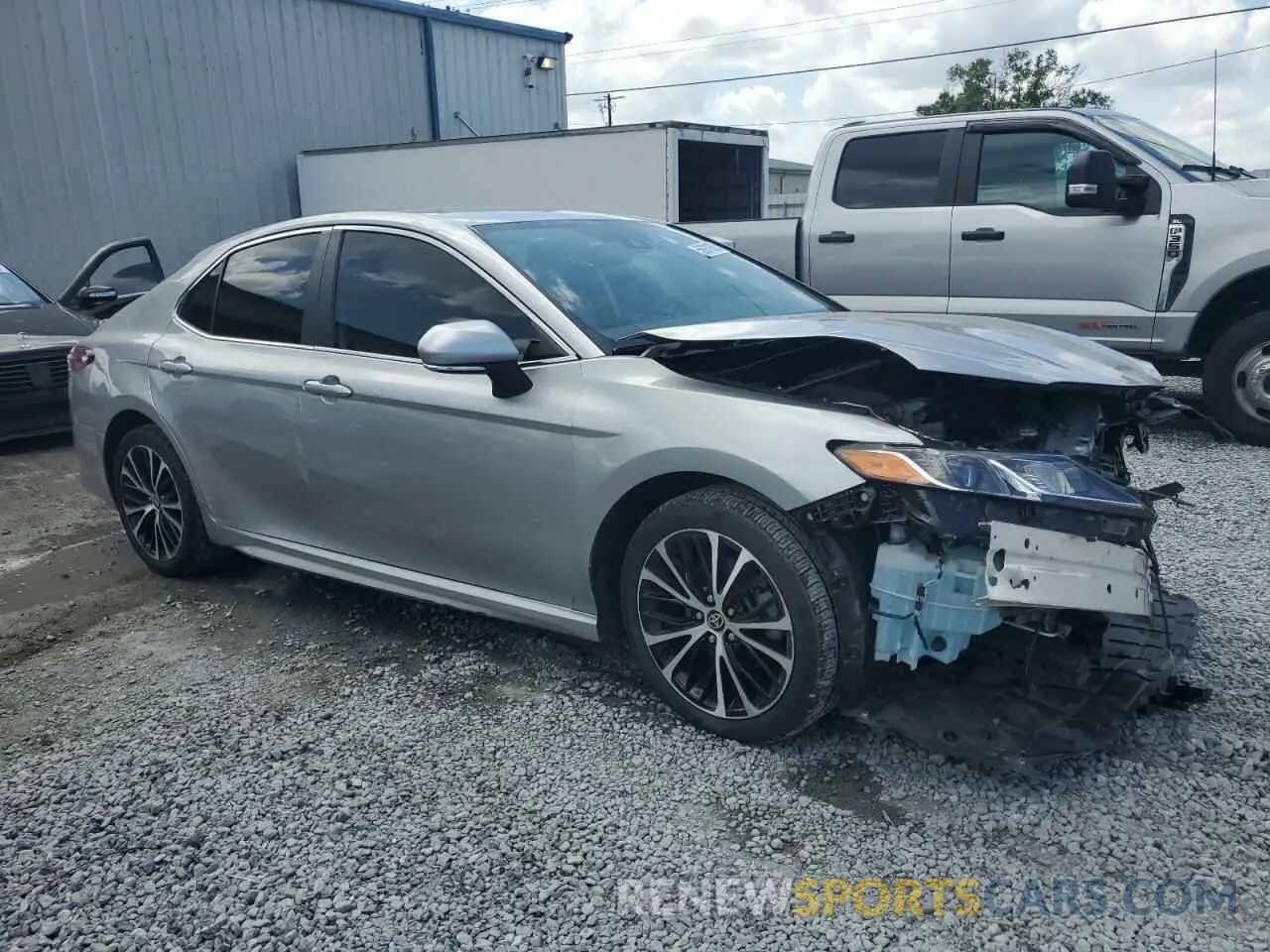 4 Фотография поврежденного автомобиля 4T1M11AK3LU505074 TOYOTA CAMRY 2020